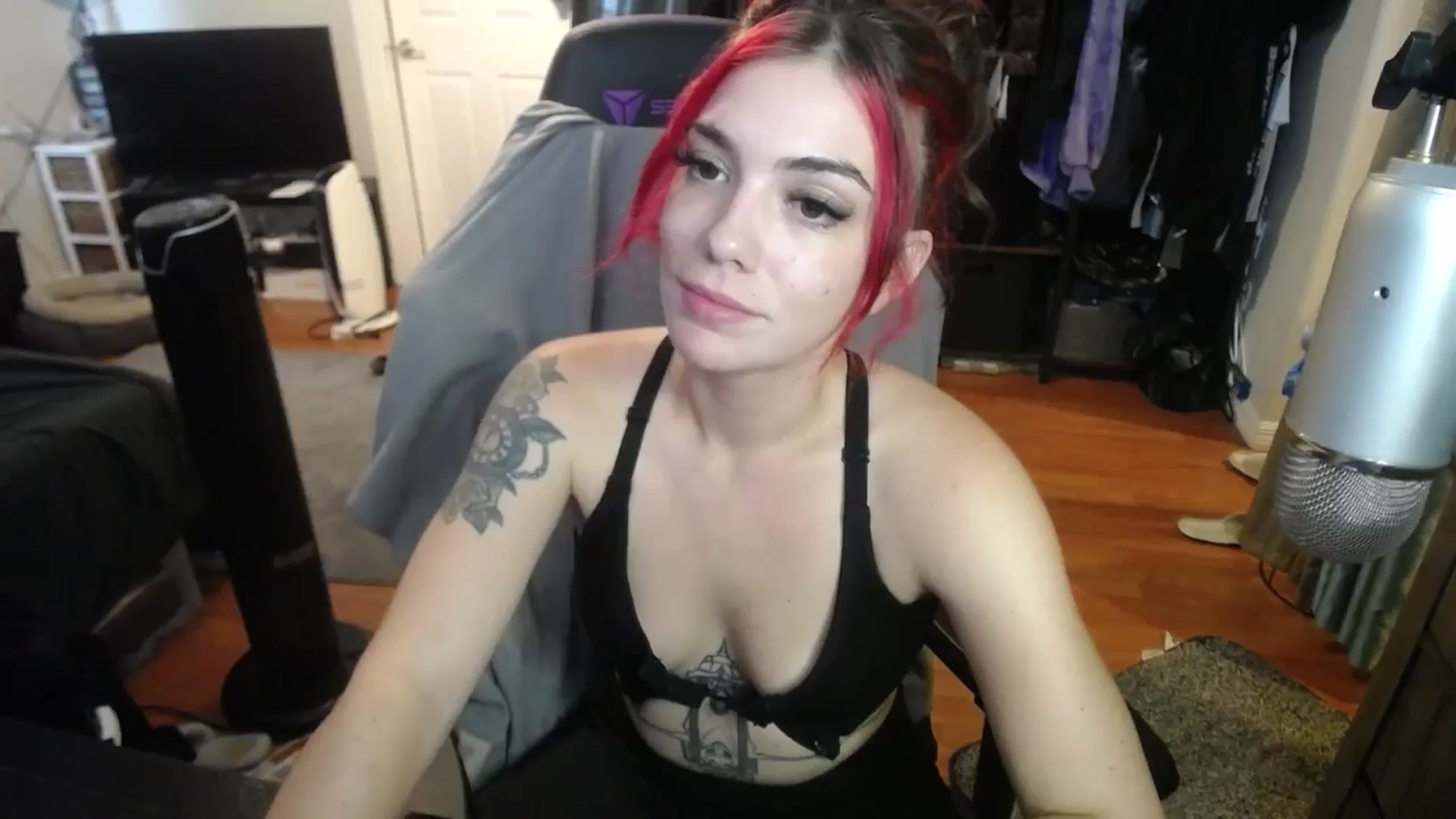 Gallery image thumbnail from BabyxKat's myfreecams stream on, 09/10/2024, 19:26 image 12 of 20