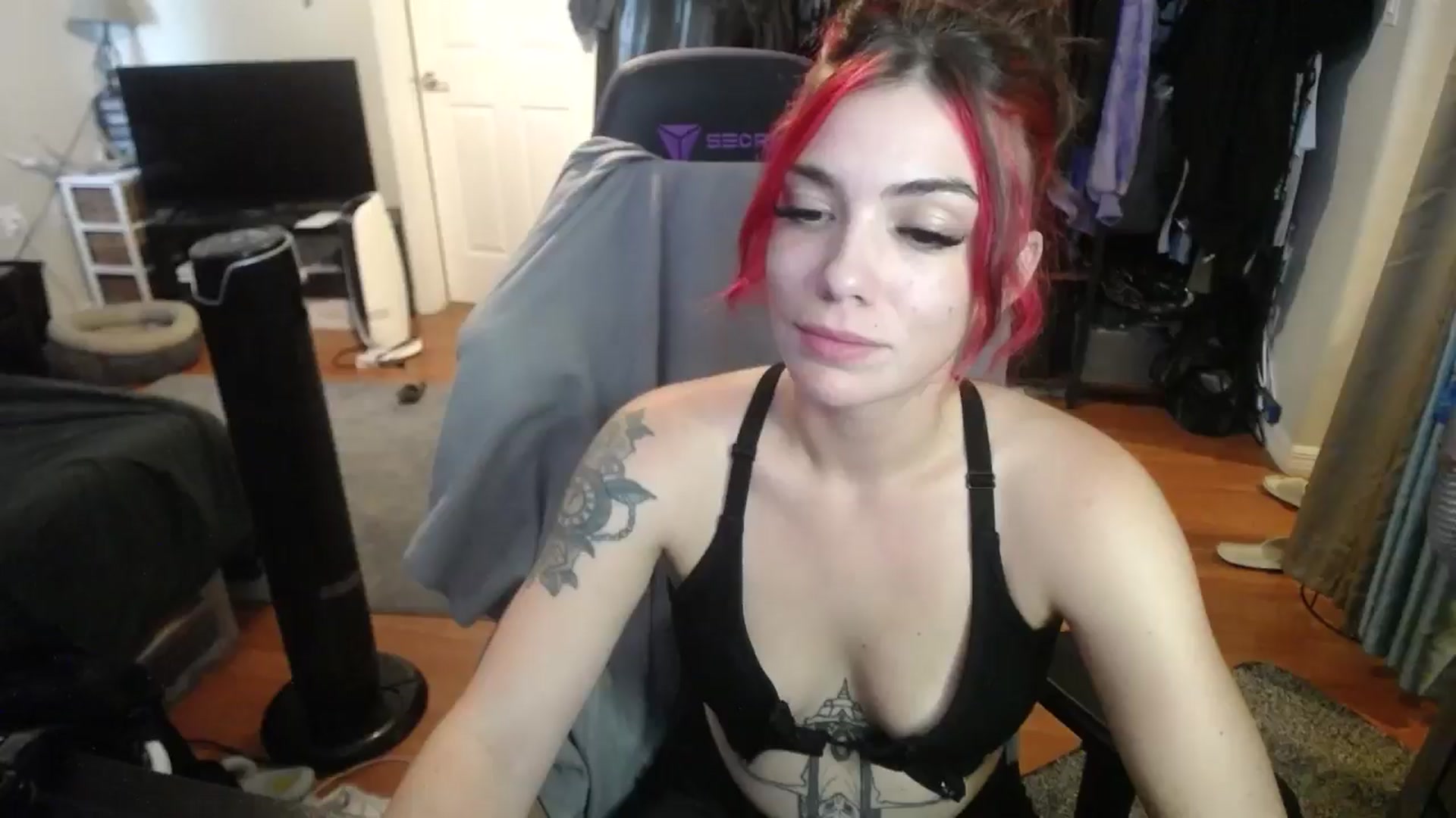 Gallery image thumbnail from BabyxKat's myfreecams stream on, 09/10/2024, 19:26 image 13 of 20