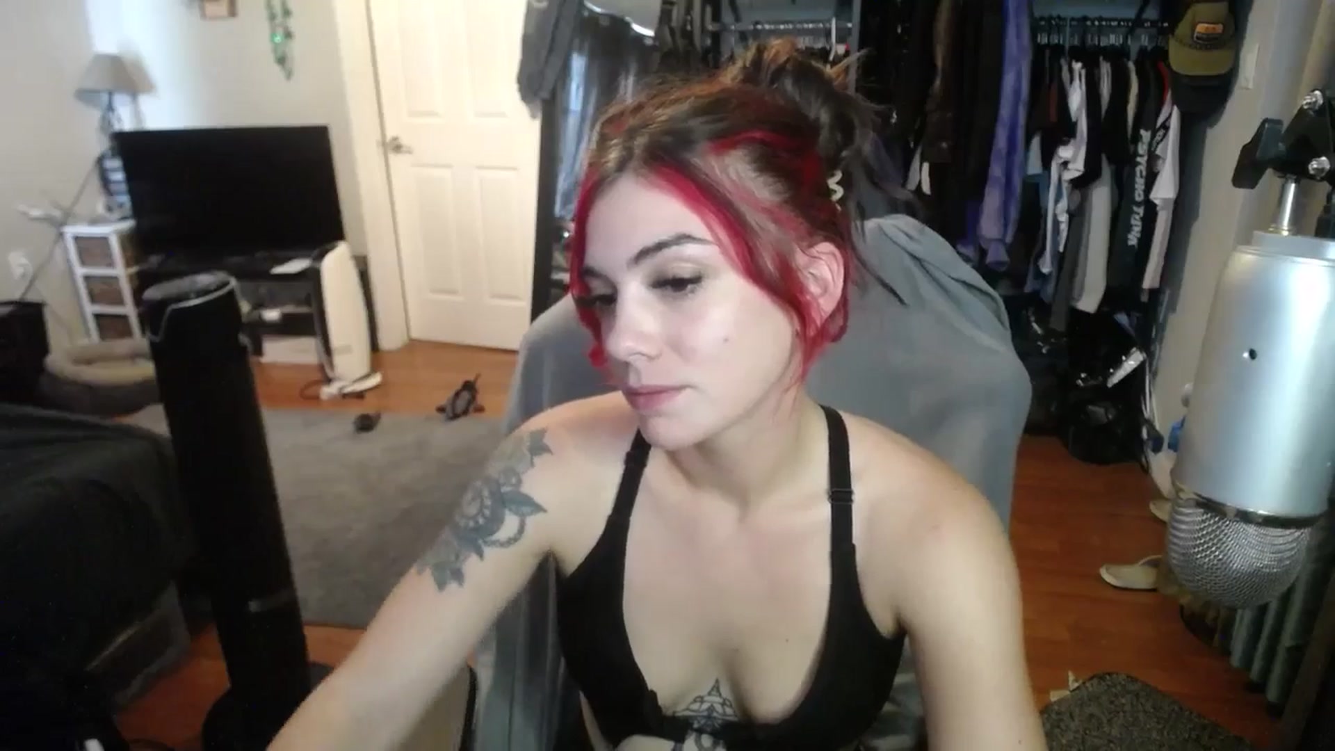 Gallery image thumbnail from BabyxKat's myfreecams stream on, 09/10/2024, 19:26 image 8 of 20