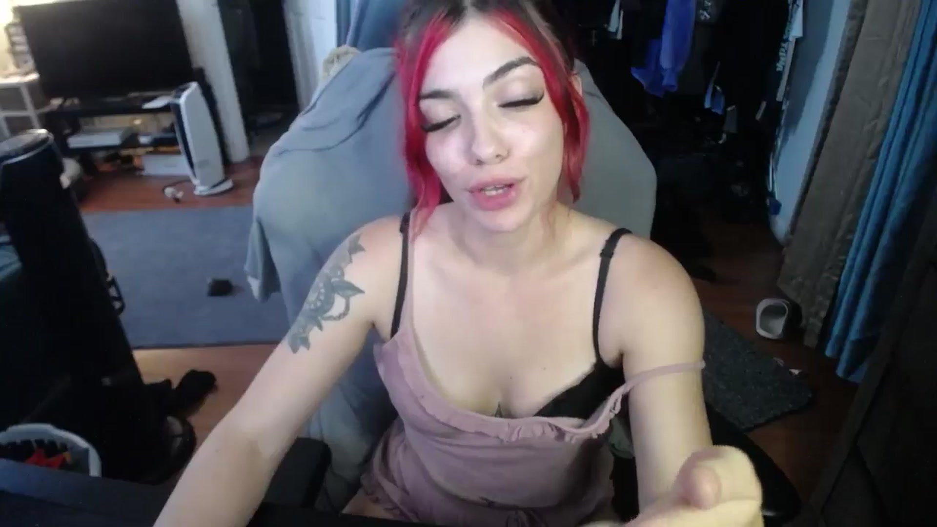 Gallery image thumbnail from BabyxKat's myfreecams stream on, 09/11/2024, 20:50 image 11 of 20