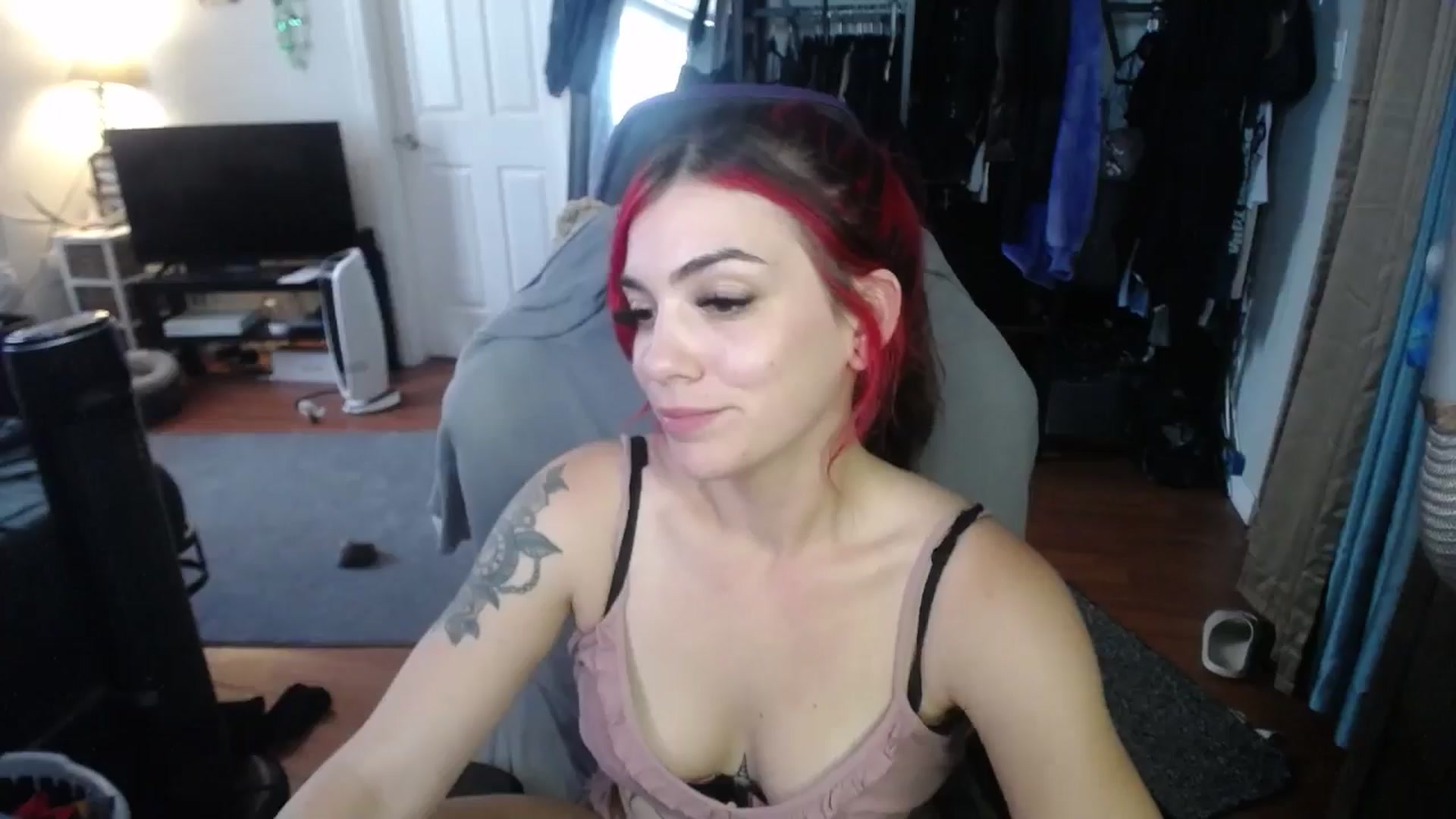 Gallery image thumbnail from BabyxKat's myfreecams stream on, 09/11/2024, 20:50 image 3 of 20