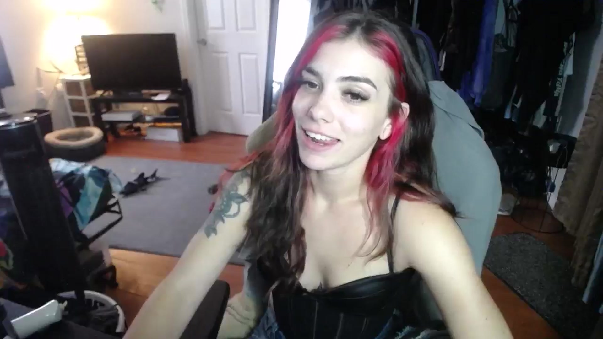 Gallery image thumbnail from BabyxKat's myfreecams stream on, 09/13/2024, 22:27 image 8 of 20
