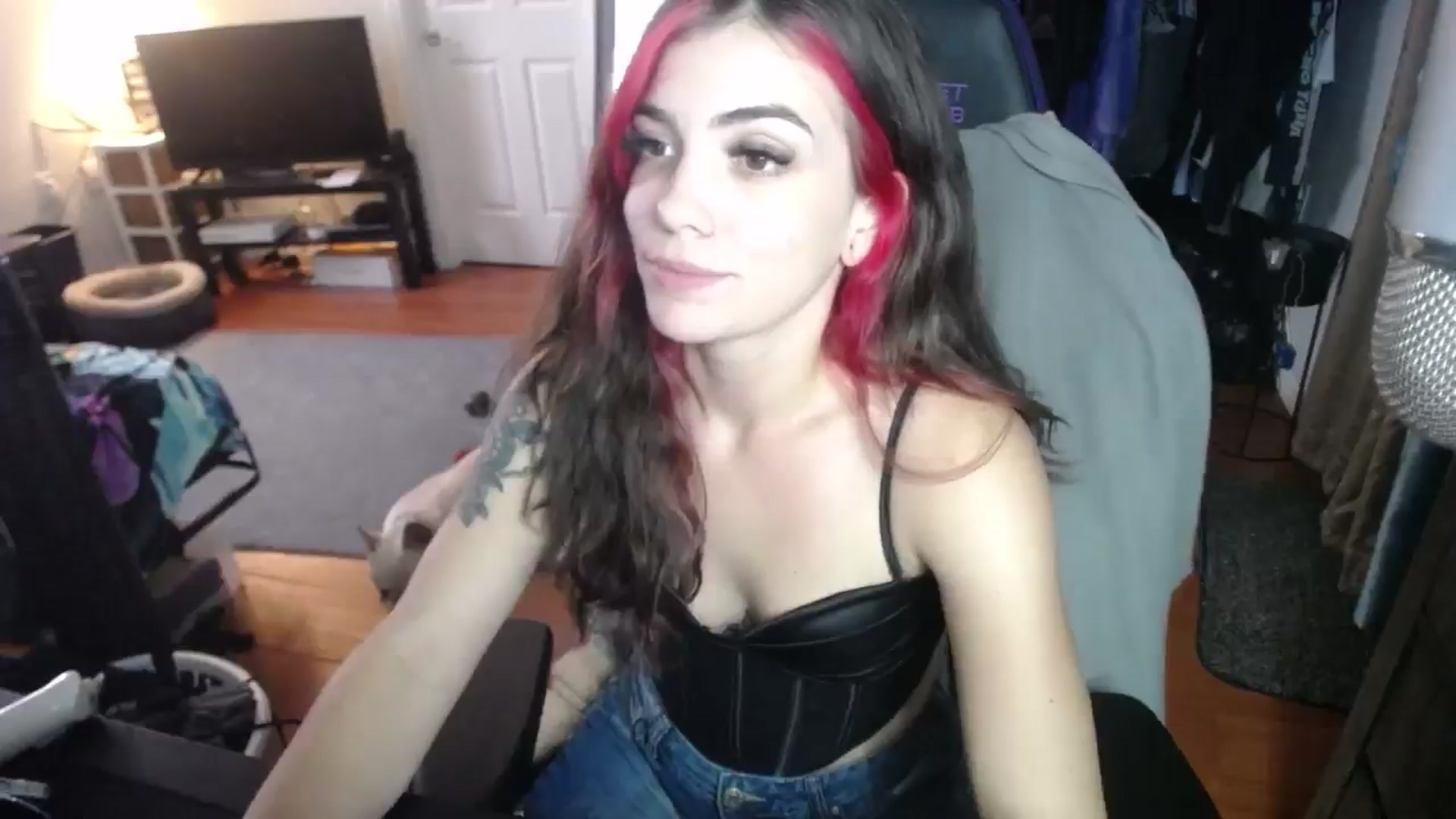 Gallery image thumbnail from BabyxKat's myfreecams stream on, 09/13/2024, 22:27 image 16 of 20