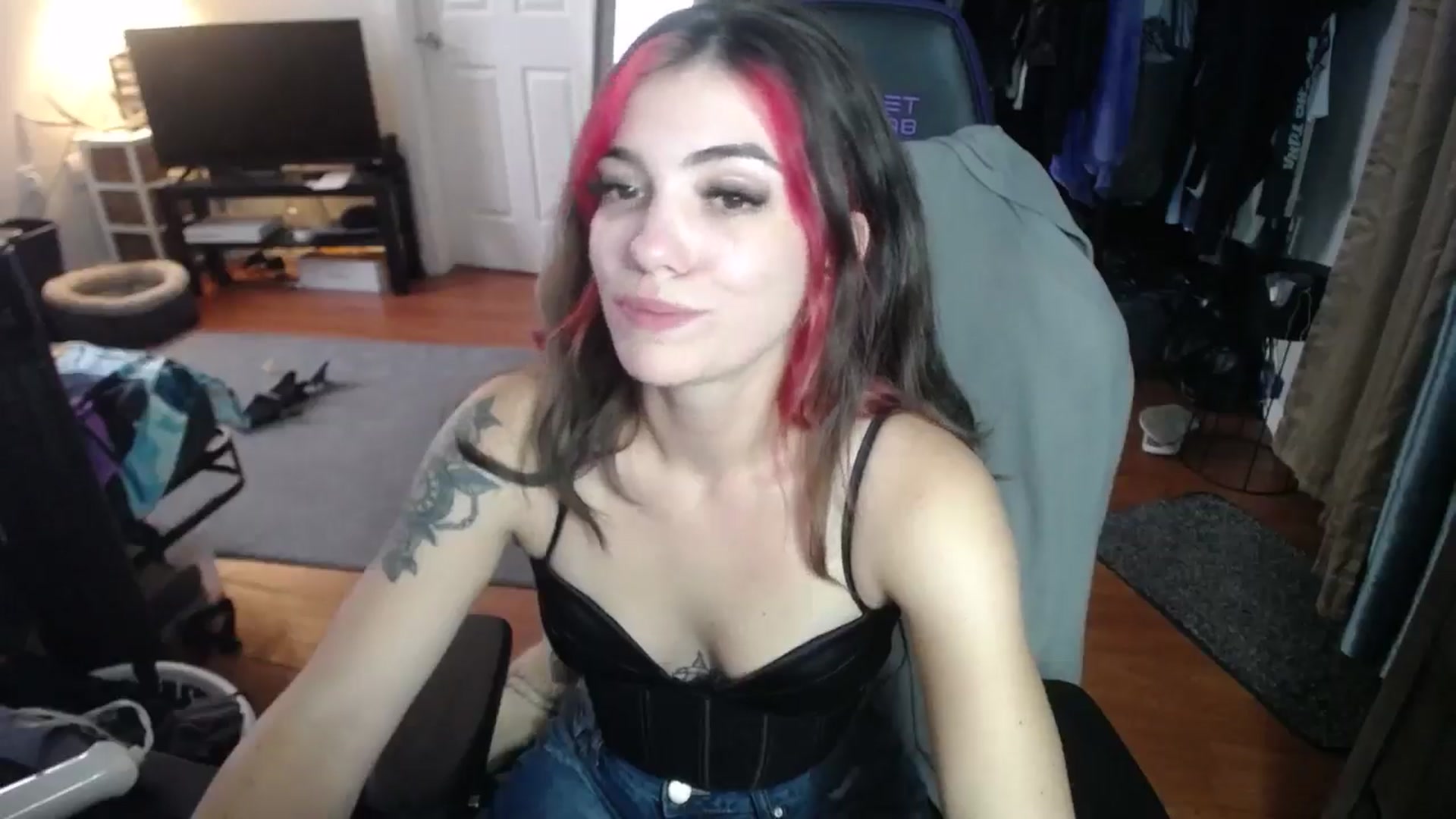 Gallery image thumbnail from BabyxKat's myfreecams stream on, 09/13/2024, 22:27 image 2 of 20
