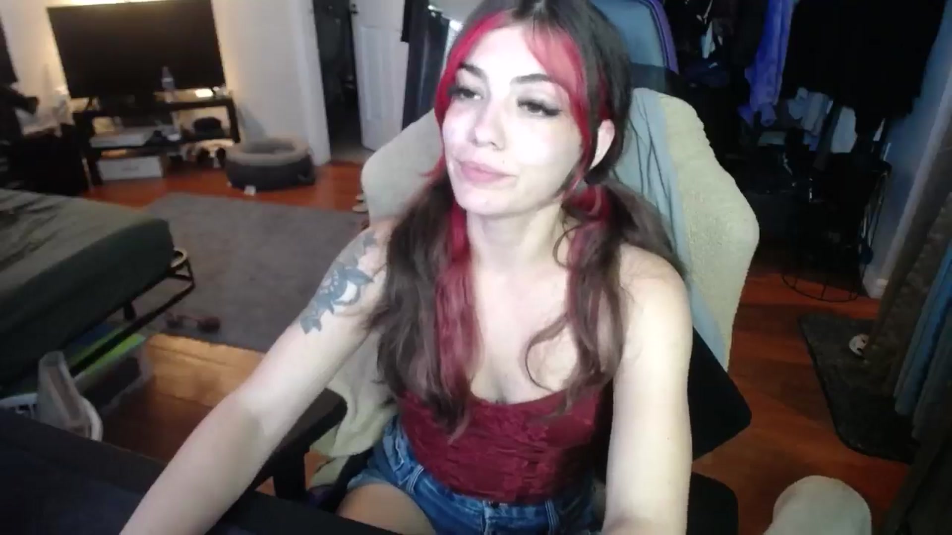 Gallery image thumbnail from BabyxKat's myfreecams stream on, 09/17/2024, 20:32 image 9 of 20