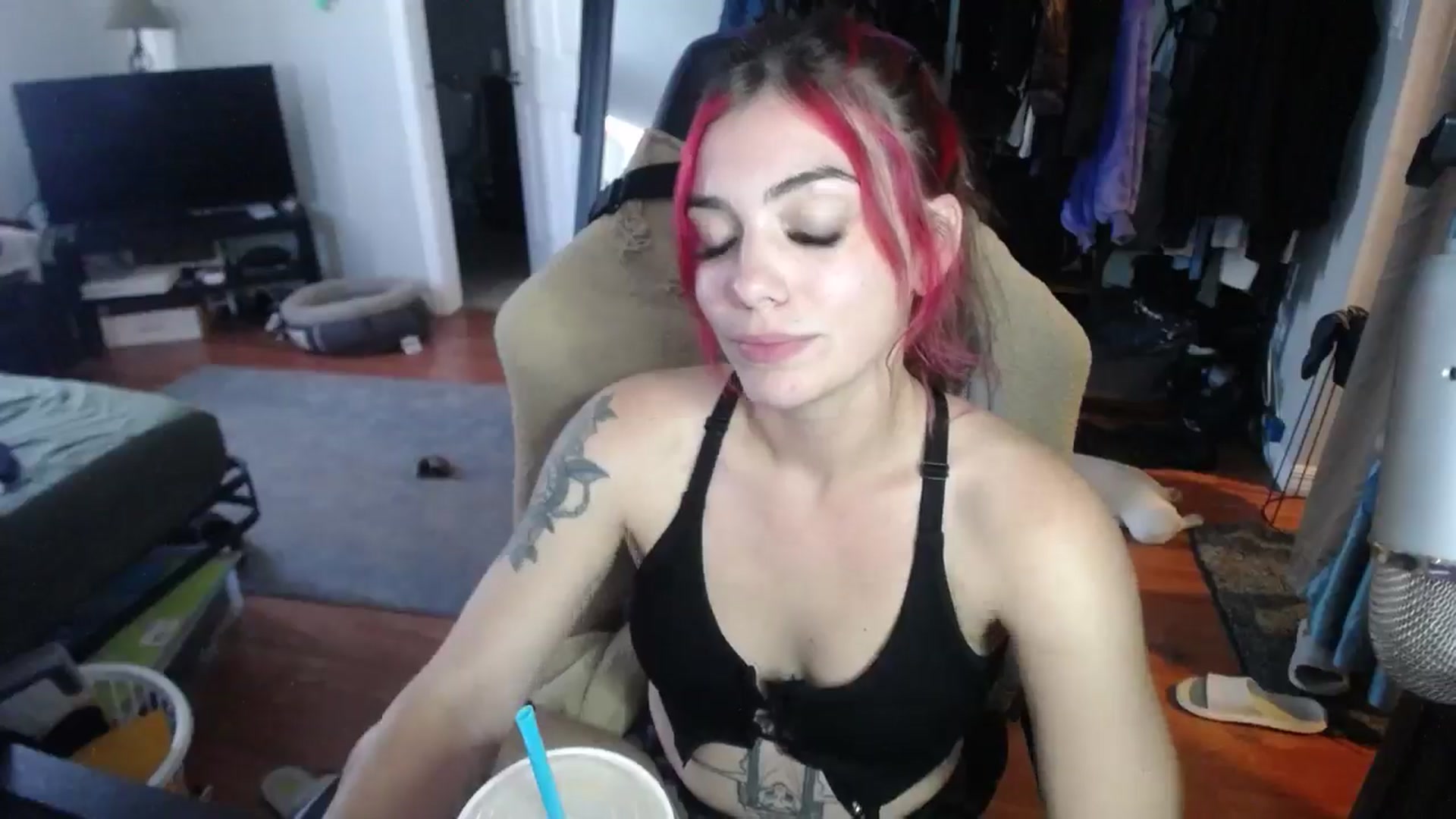 Gallery image thumbnail from BabyxKat's myfreecams stream on, 09/18/2024, 20:13 image 14 of 20