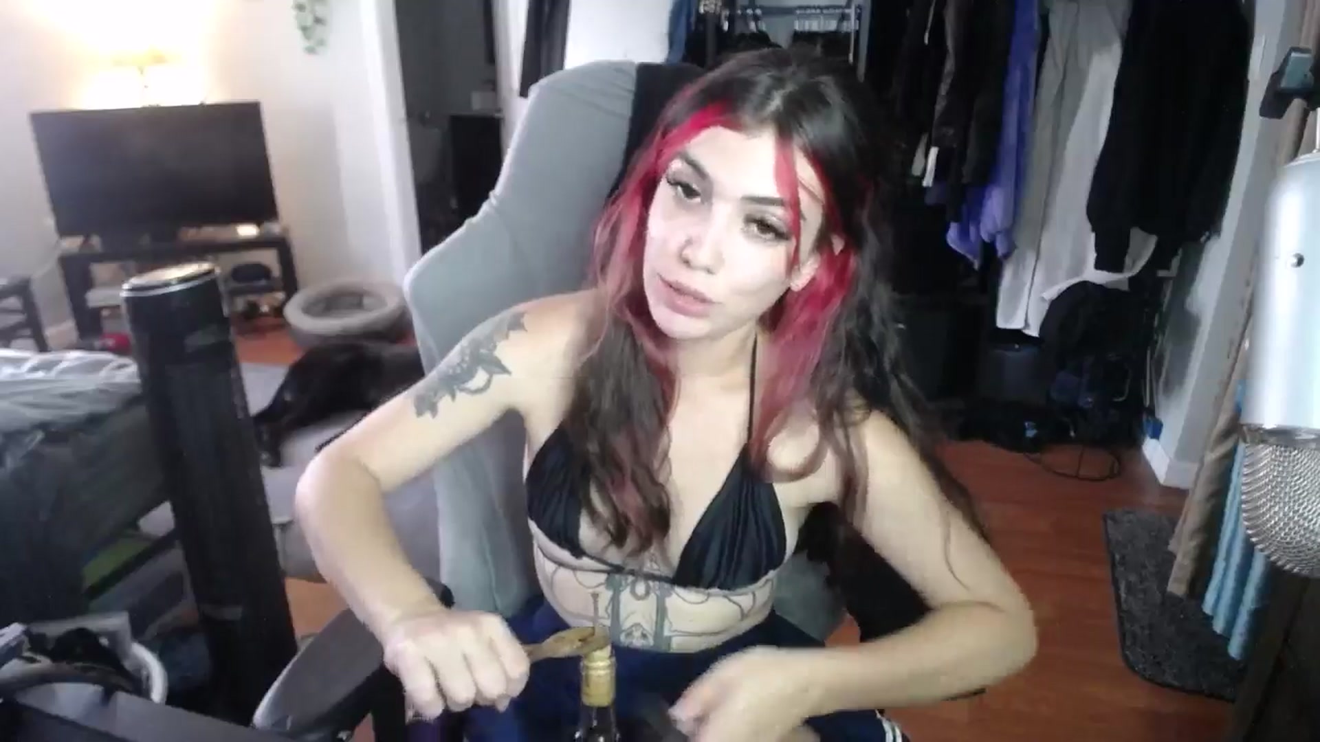 Gallery image thumbnail from BabyxKat's myfreecams stream on, 09/24/2024, 19:49 image 10 of 20