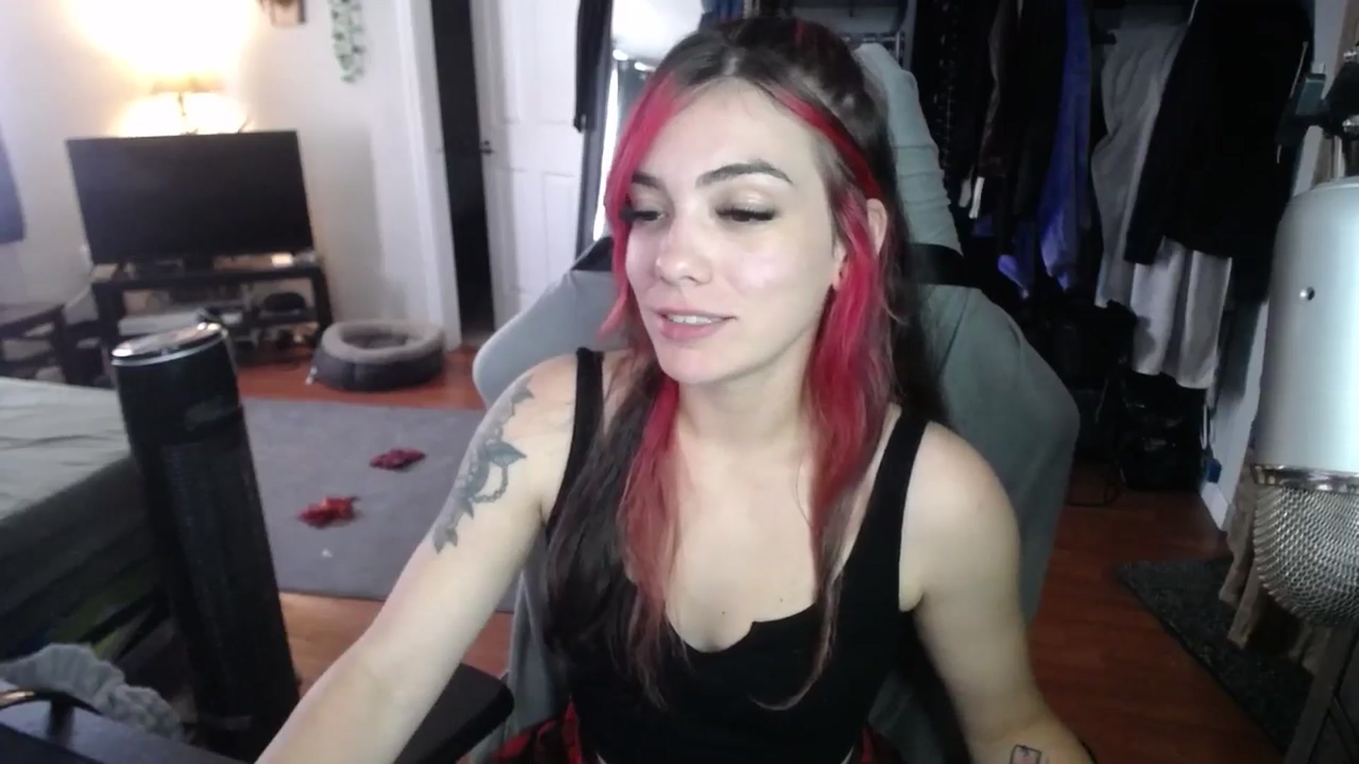 Gallery image thumbnail from BabyxKat's myfreecams stream on, 09/27/2024, 19:24 image 7 of 20