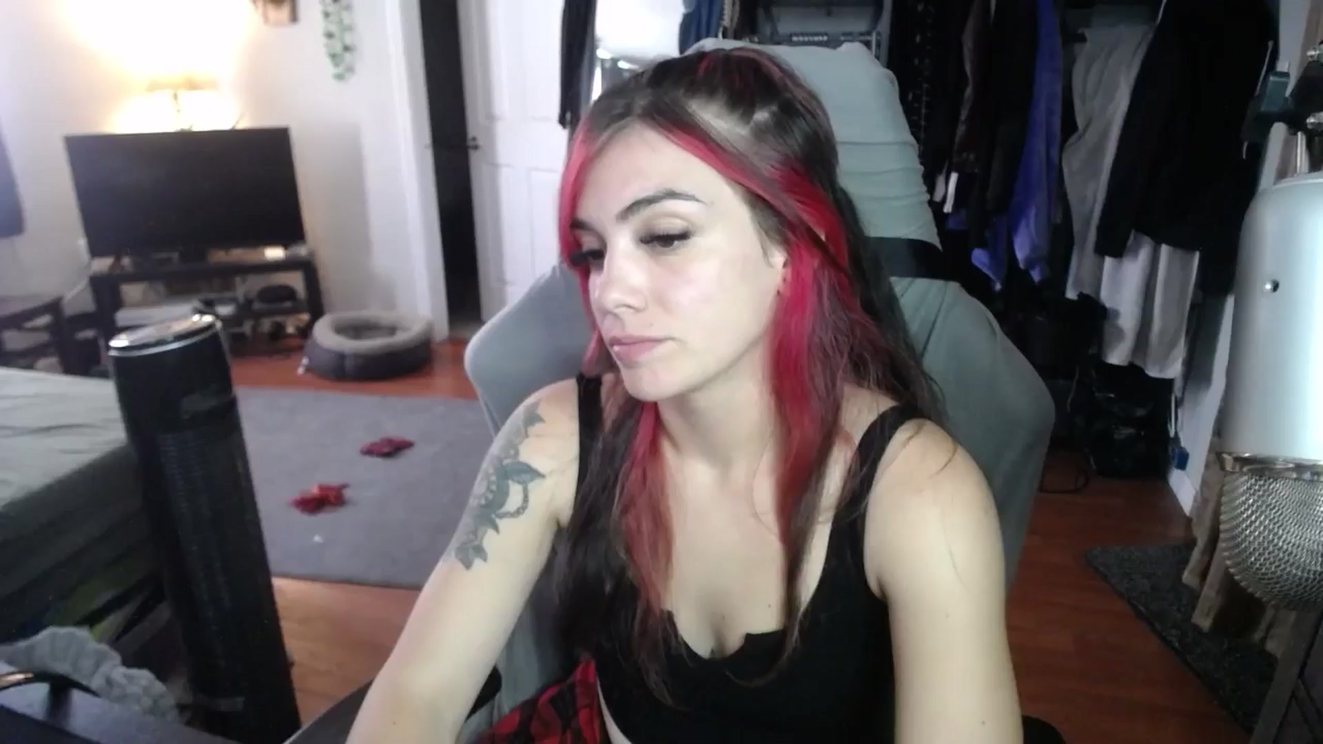 Gallery image thumbnail from BabyxKat's myfreecams stream on, 09/27/2024, 19:24 image 9 of 20