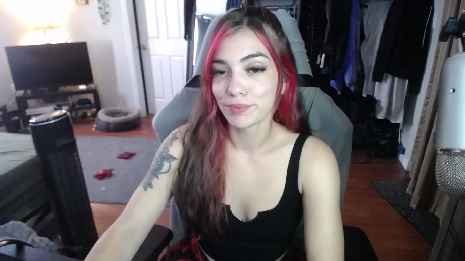 Gallery image thumbnail from BabyxKat's myfreecams stream on, 09/27/2024, 19:24 image 1 of 20