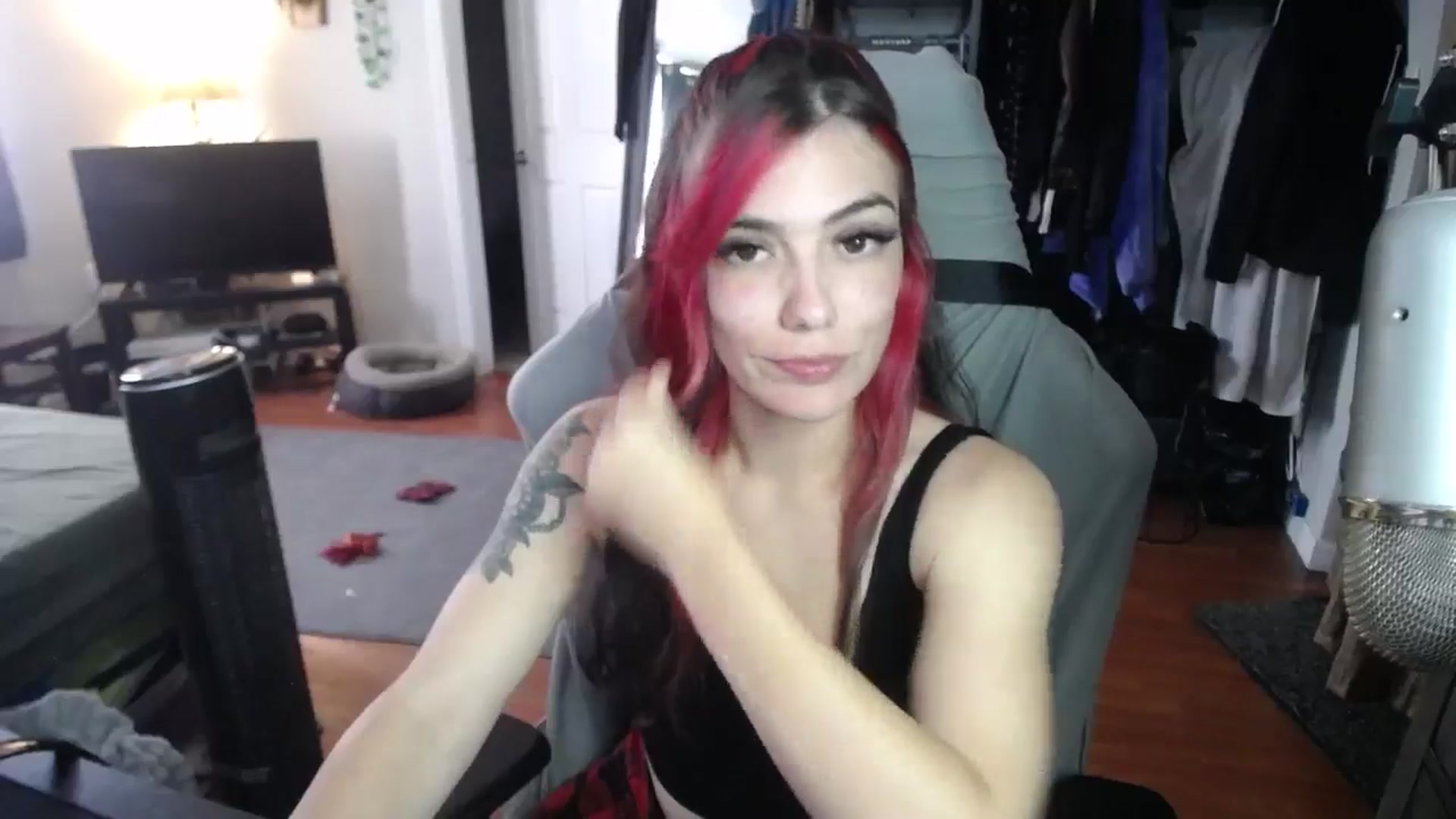 Gallery image thumbnail from BabyxKat's myfreecams stream on, 09/27/2024, 19:24 image 5 of 20