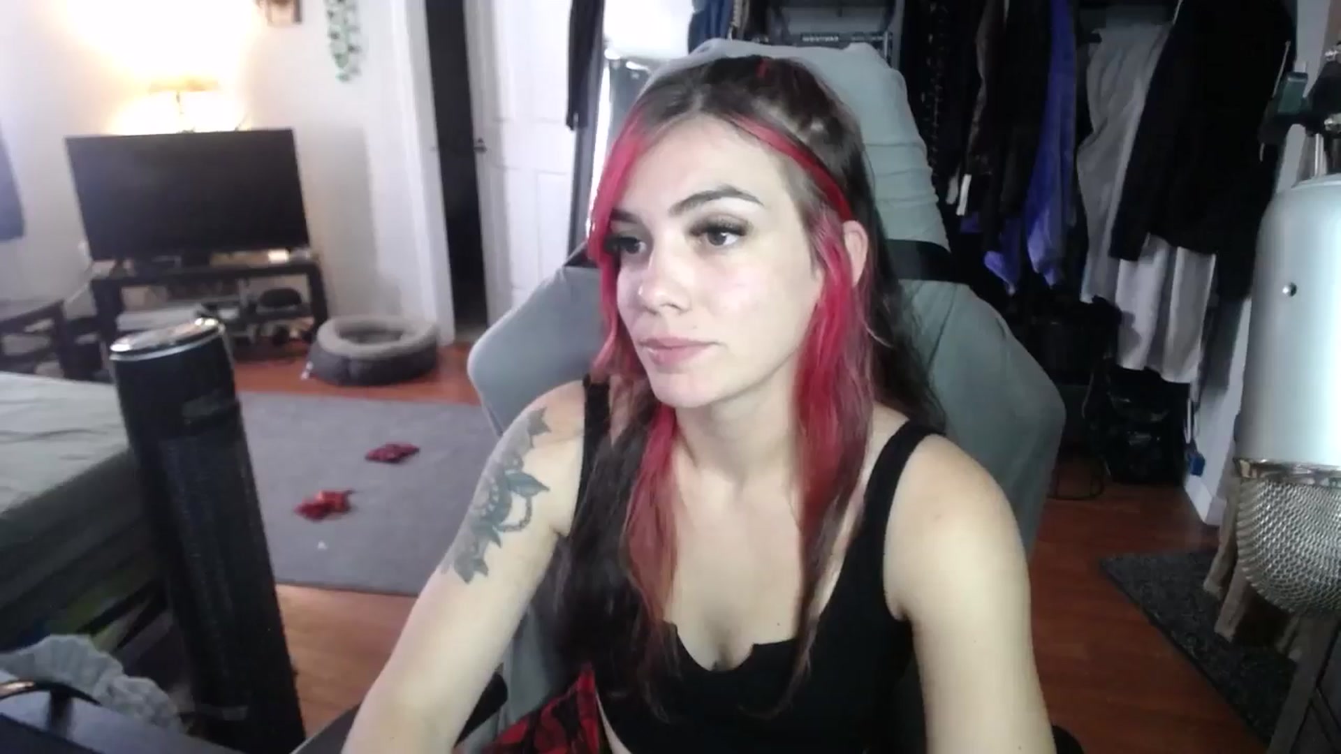 Gallery image thumbnail from BabyxKat's myfreecams stream on, 09/27/2024, 19:24 image 6 of 20