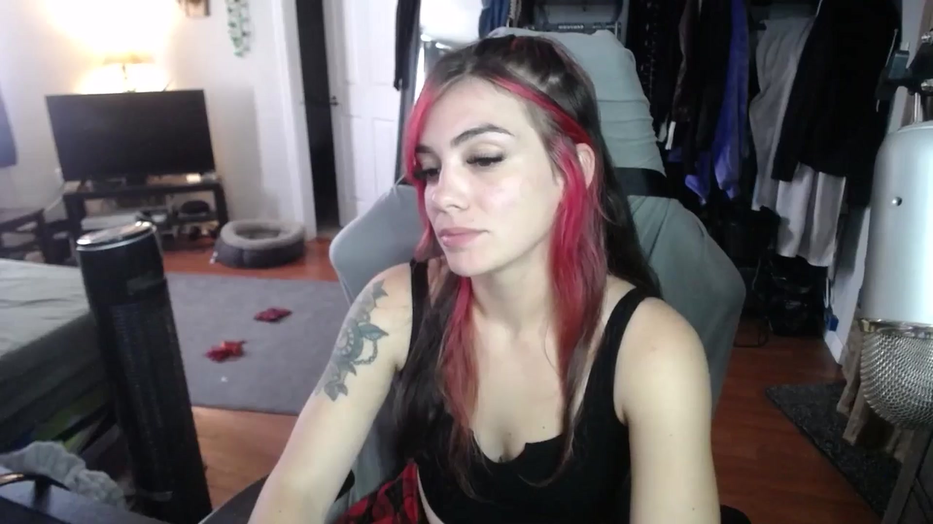 Gallery image thumbnail from BabyxKat's myfreecams stream on, 09/27/2024, 19:24 image 8 of 20