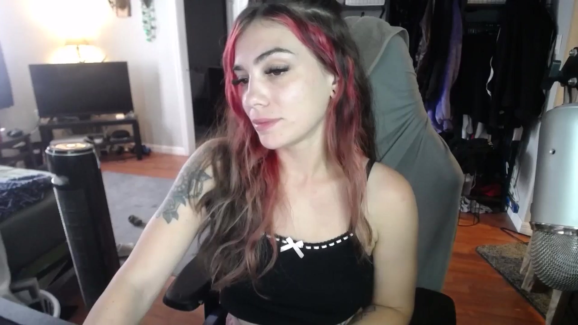 Gallery image thumbnail from BabyxKat's myfreecams stream on, 10/01/2024, 19:48 image 9 of 20