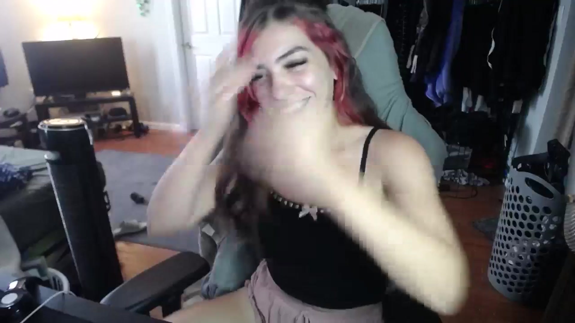 Gallery image thumbnail from BabyxKat's myfreecams stream on, 10/01/2024, 22:01 image 4 of 20