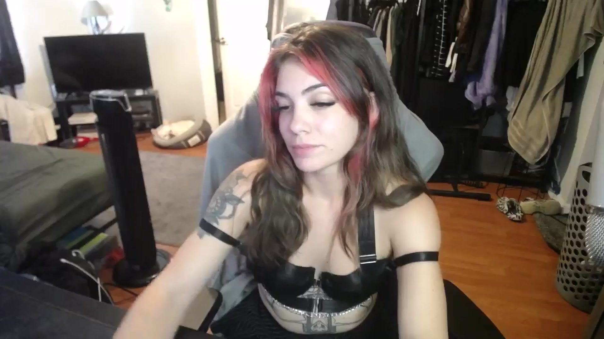 Gallery image thumbnail from BabyxKat's myfreecams stream on, 10/05/2024, 18:34 image 10 of 20