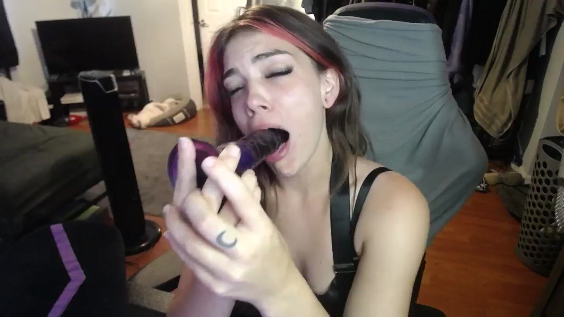 Gallery image thumbnail from BabyxKat's myfreecams stream on, 10/05/2024, 18:34 image 18 of 20