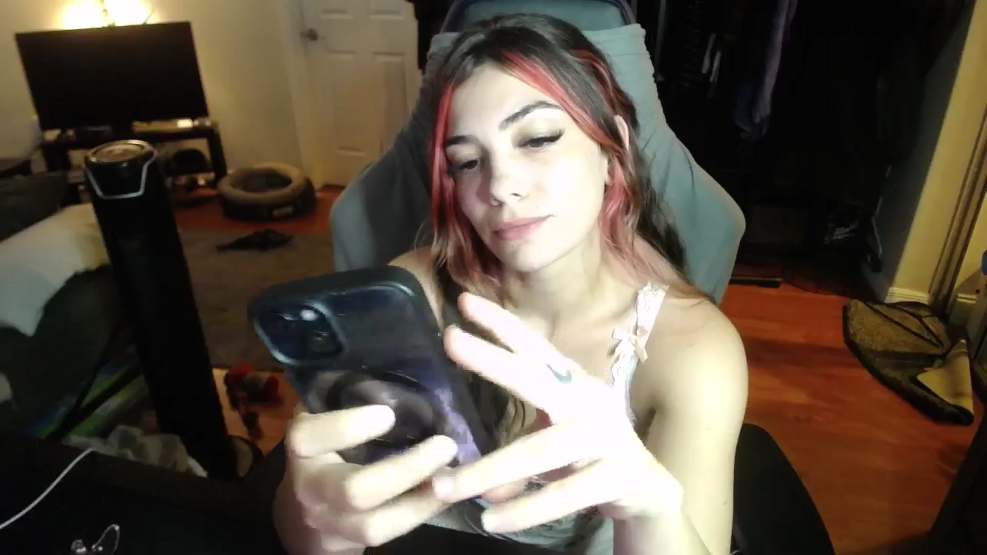 Gallery image thumbnail from BabyxKat's myfreecams stream on, 10/07/2024, 21:17 image 20 of 20