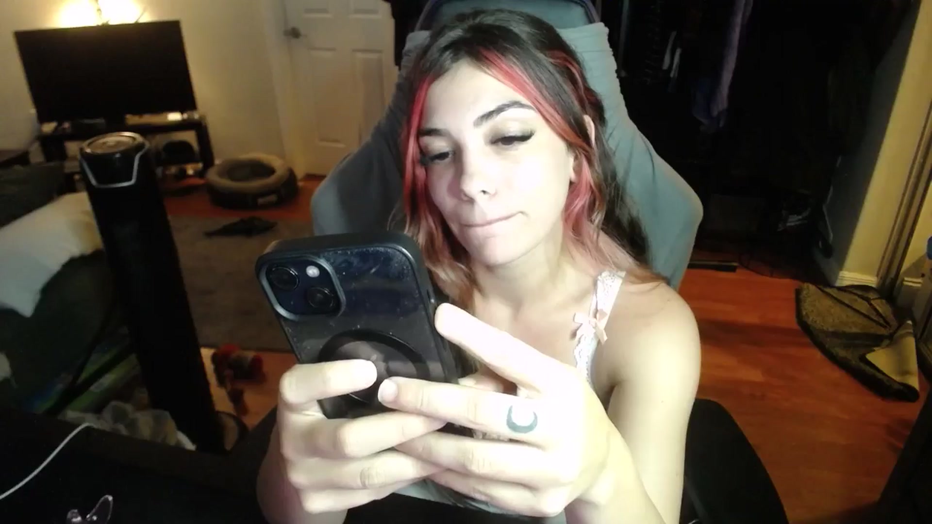 Gallery image thumbnail from BabyxKat's myfreecams stream on, 10/07/2024, 21:17 image 19 of 20