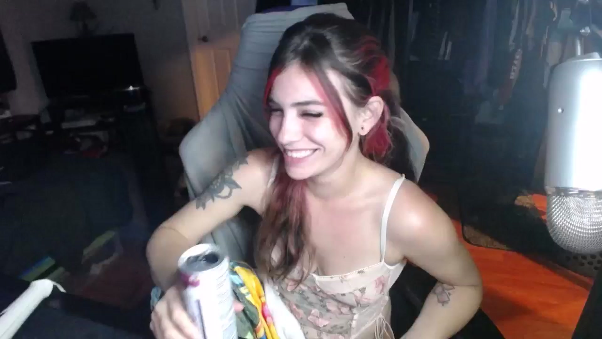 Gallery image thumbnail from BabyxKat's myfreecams stream on, 10/08/2024, 23:24 image 7 of 20