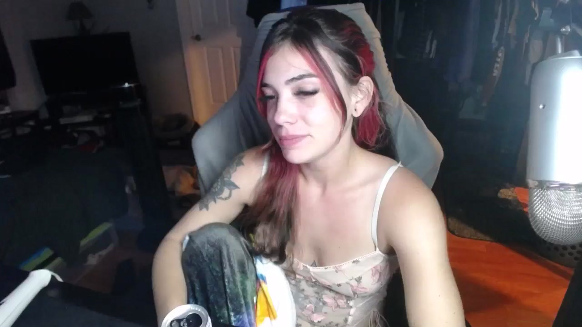 Gallery image thumbnail from BabyxKat's myfreecams stream on, 10/08/2024, 23:24 image 4 of 20