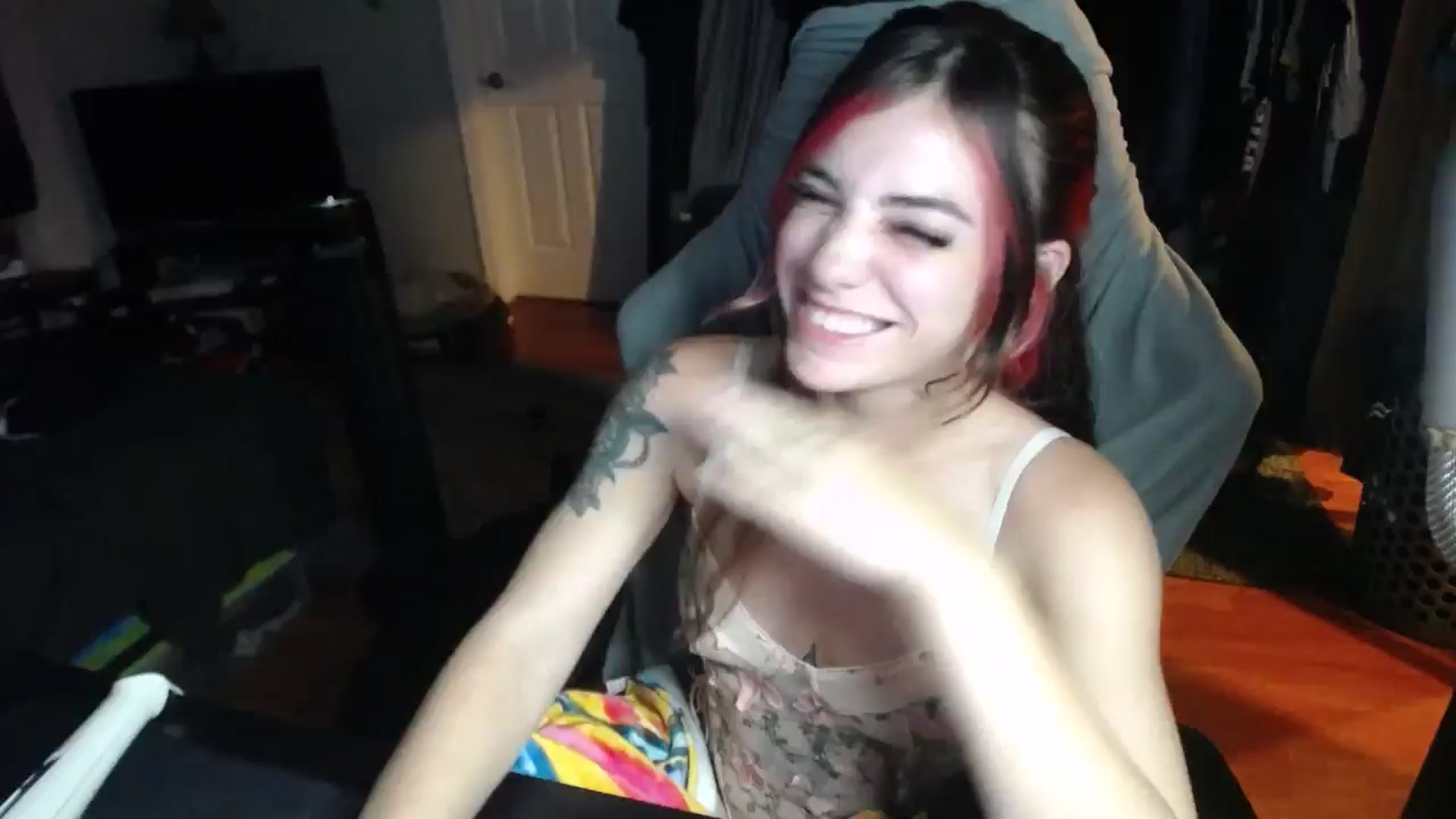 Gallery image thumbnail from BabyxKat's myfreecams stream on, 10/09/2024, 01:04 image 1 of 20