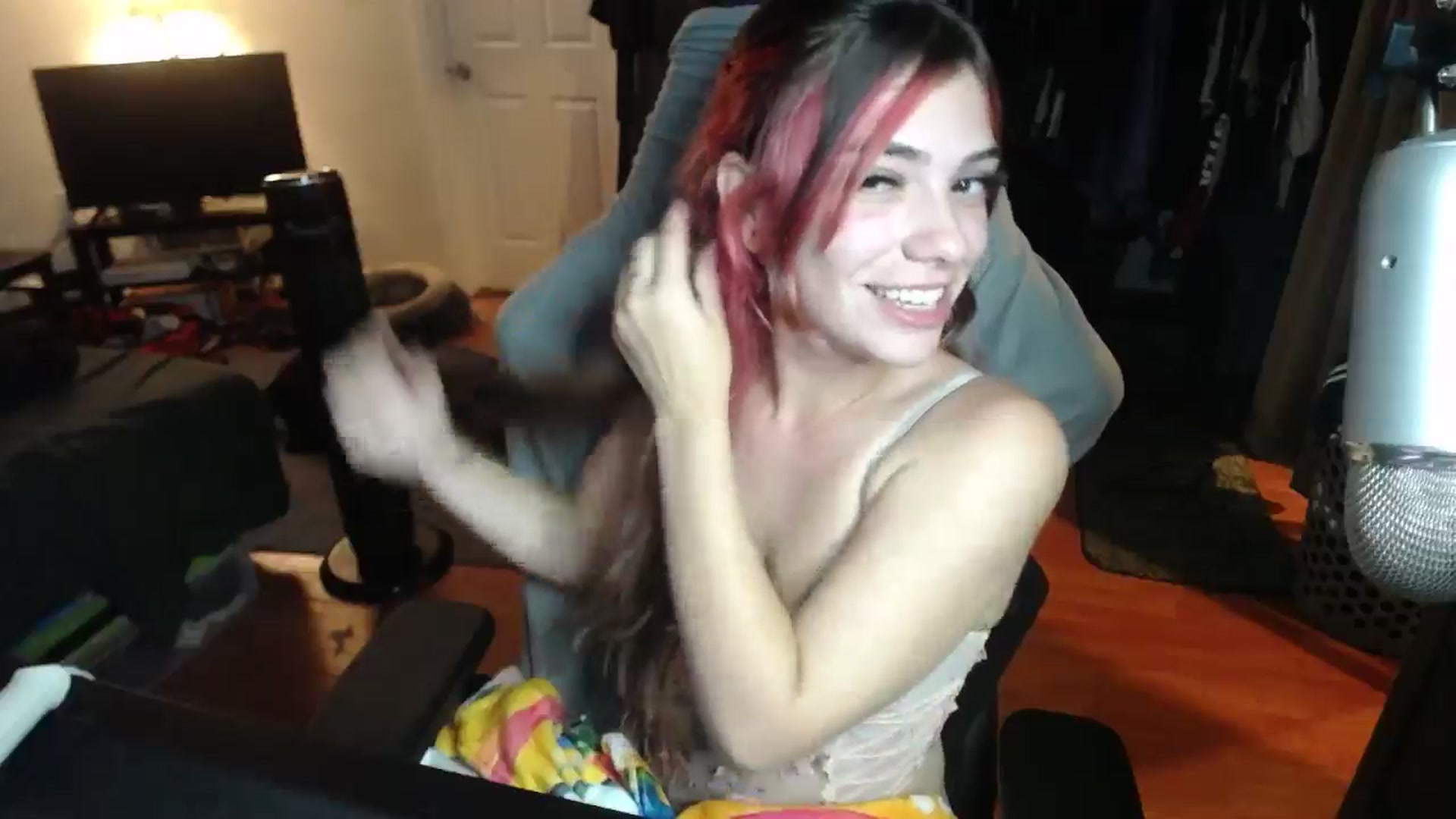 Gallery image thumbnail from BabyxKat's myfreecams stream on, 10/09/2024, 01:04 image 16 of 20