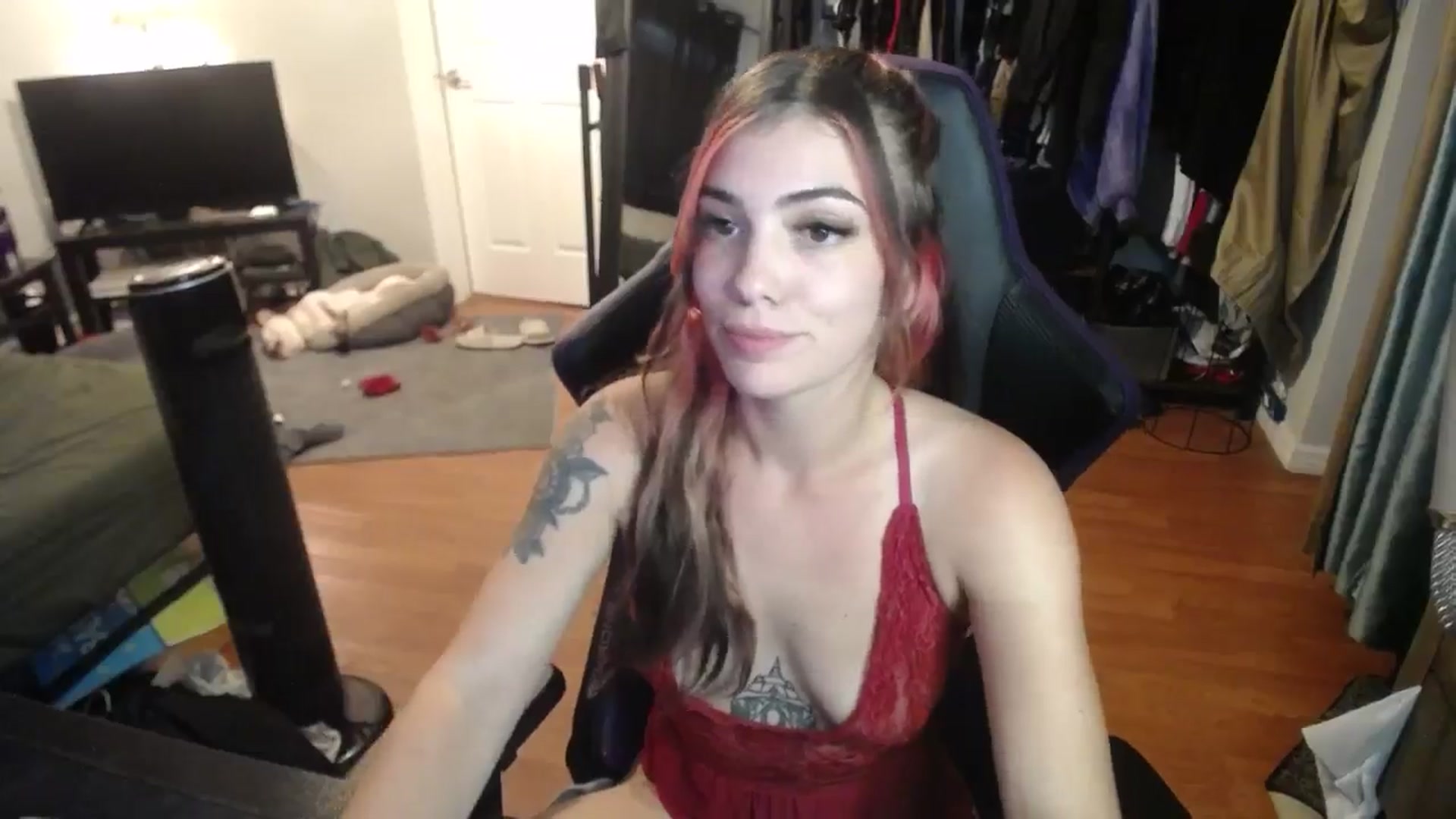 Gallery image thumbnail from BabyxKat's myfreecams stream on, 10/16/2024, 20:02 image 15 of 20