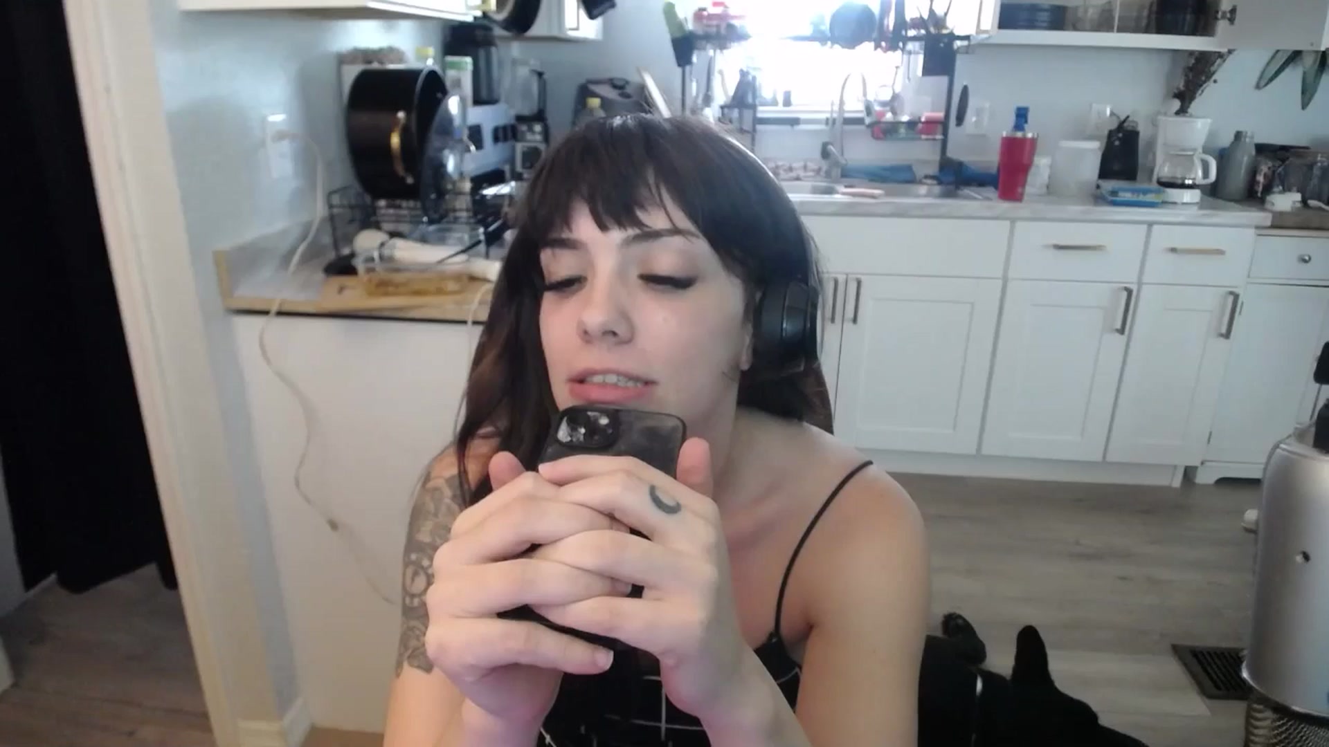 Gallery image thumbnail from BabyxKat's myfreecams stream on, 05/19/2025, 21:49 image 11 of 20