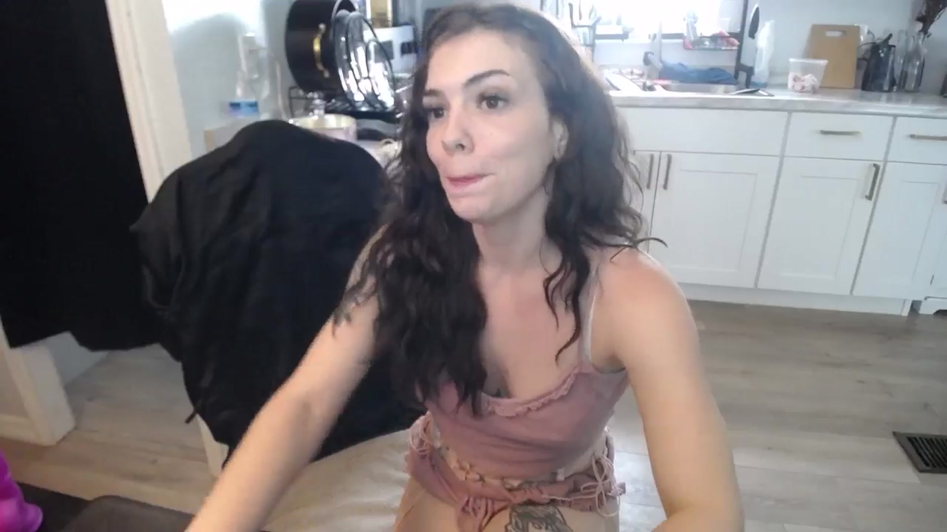Gallery image thumbnail from BabyxKat's myfreecams stream on, 05/31/2025, 20:31 image 17 of 20