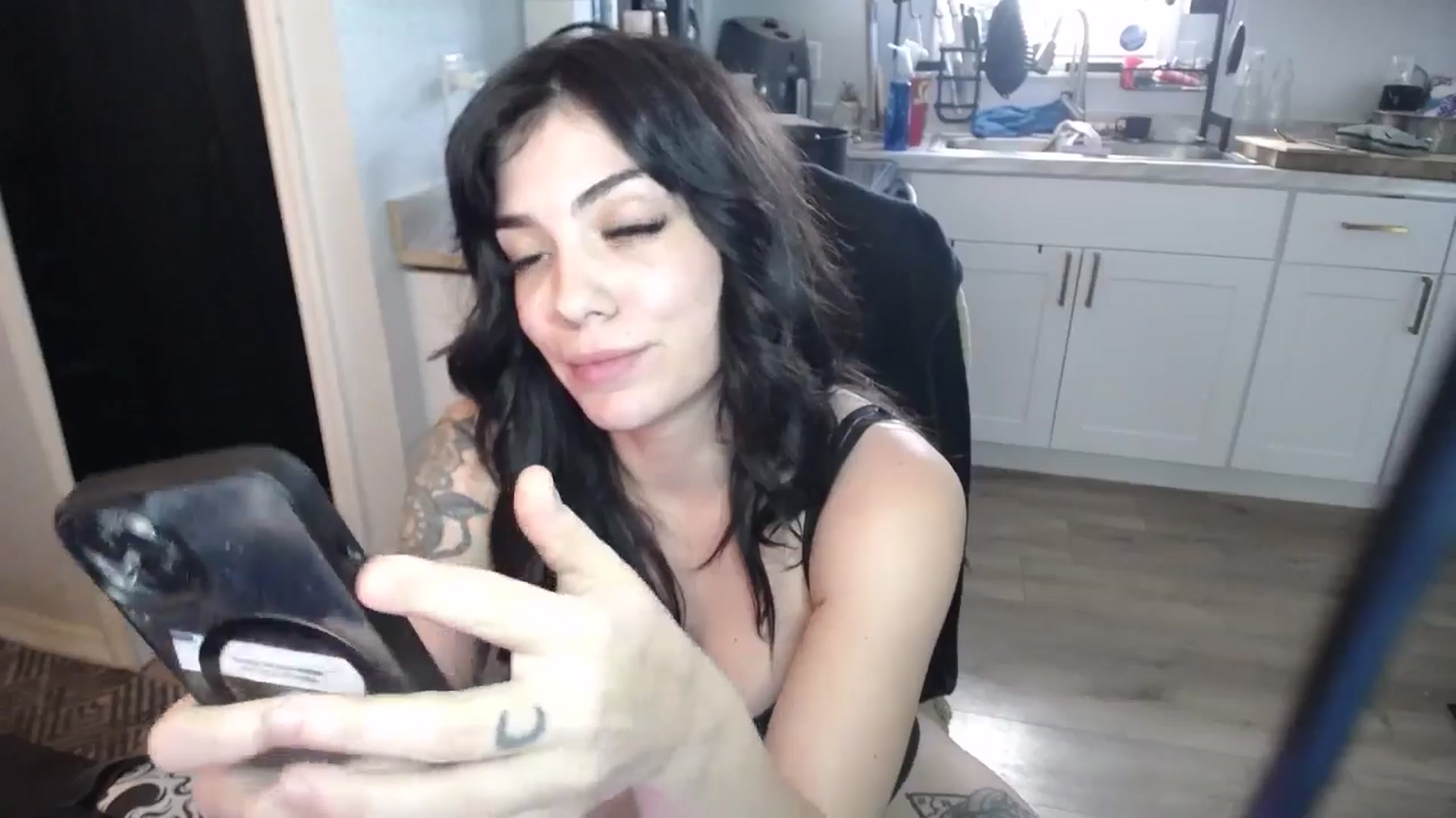 Gallery image thumbnail from BabyxKat's myfreecams stream on, 07/27/2025, 17:56 image 15 of 20