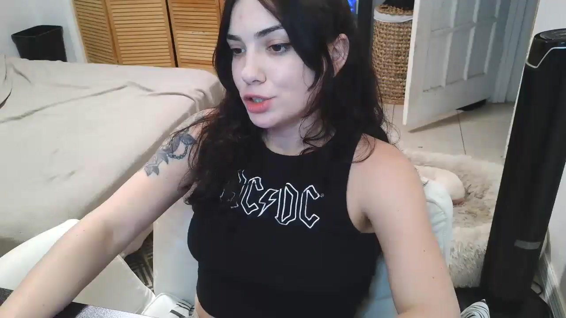 Gallery image thumbnail from BabyxKat's myfreecams stream on, 05/03/2026, 23:14 image 10 of 20