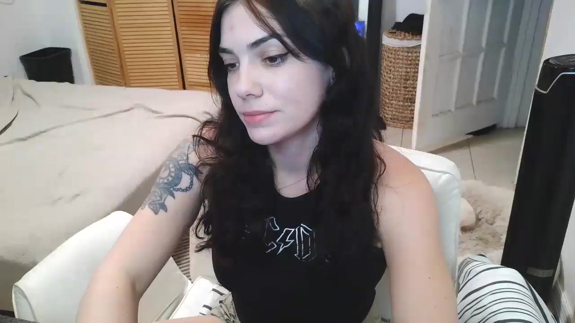 Gallery image thumbnail from BabyxKat's myfreecams stream on, 05/03/2026, 23:14 image 16 of 20