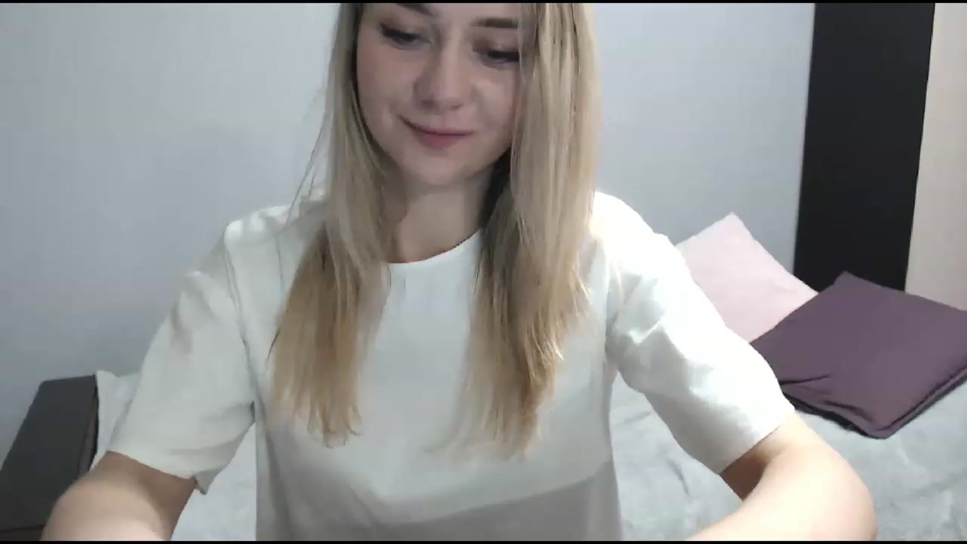 Gallery image thumbnail from BabyyNesquik's myfreecams stream on, 12/19/2022, 21:01 image 13 of 20
