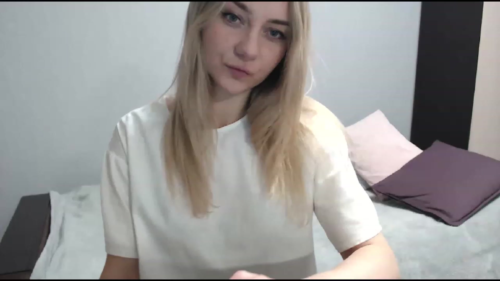 Gallery image thumbnail from BabyyNesquik's myfreecams stream on, 12/19/2022, 21:01 image 4 of 20