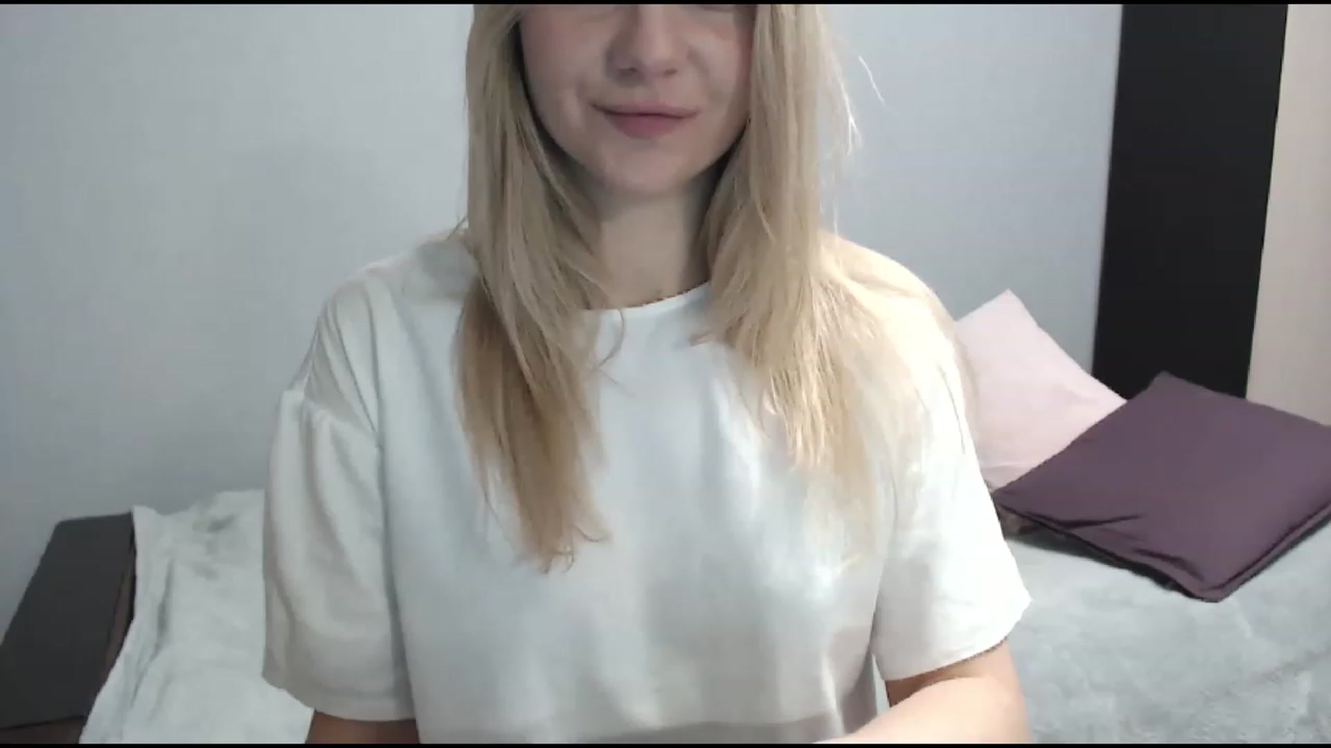 Gallery image thumbnail from BabyyNesquik's myfreecams stream on, 12/19/2022, 21:01 image 5 of 20