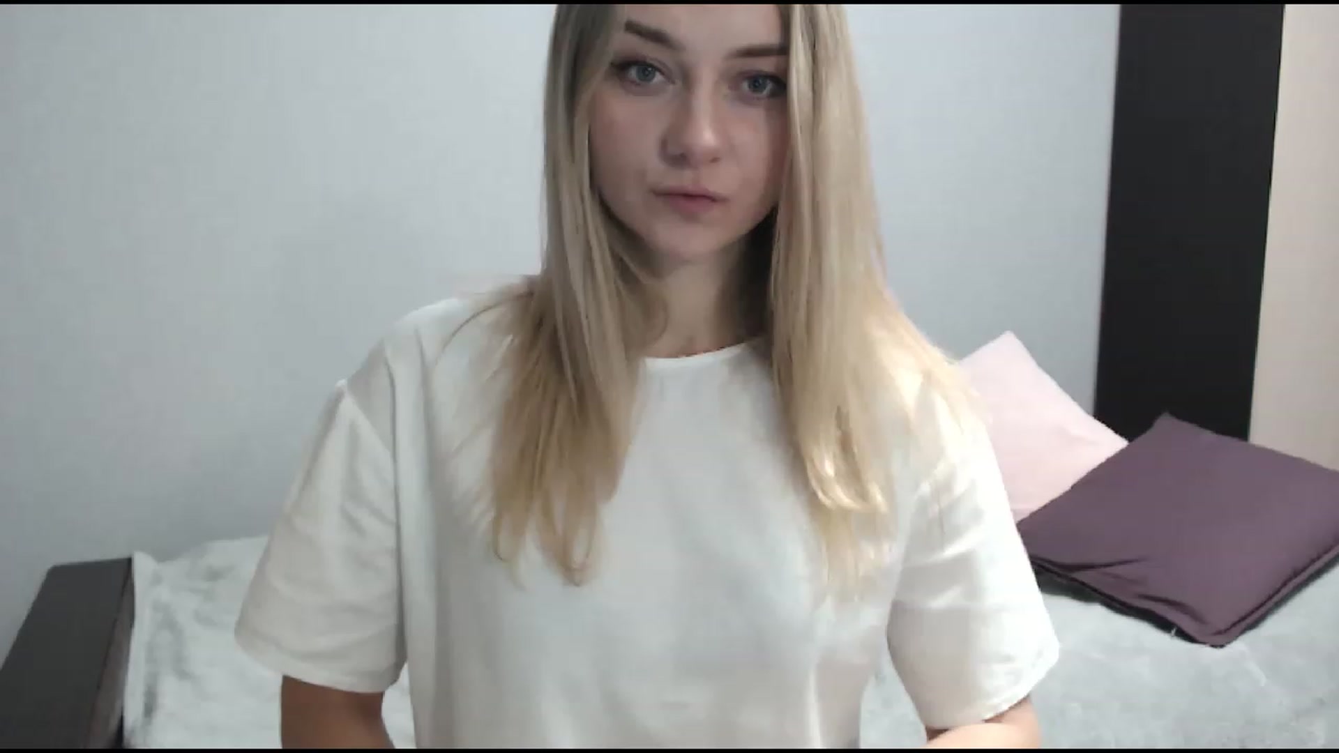 Gallery image thumbnail from BabyyNesquik's myfreecams stream on, 12/19/2022, 21:50 image 14 of 20