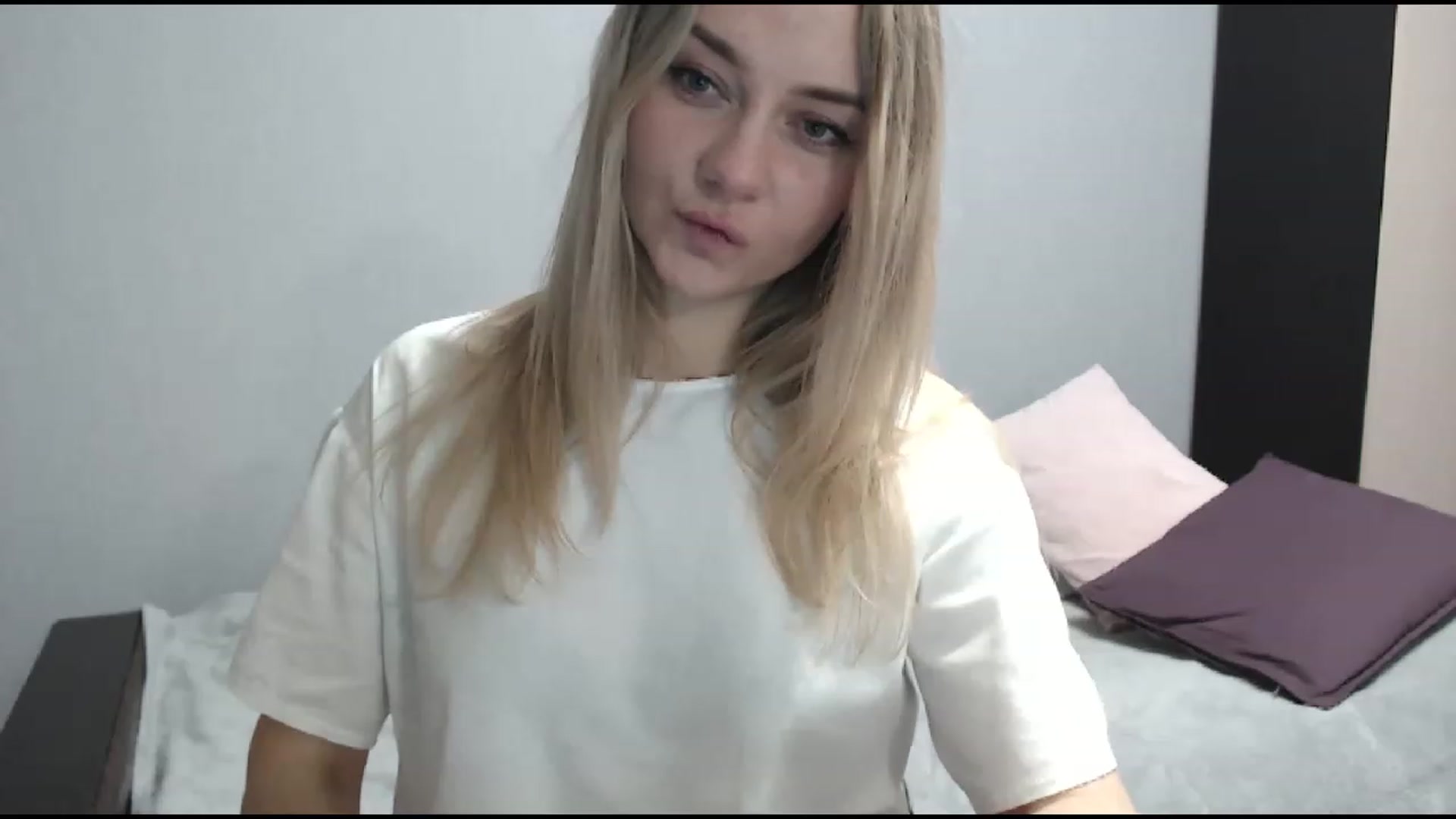Gallery image thumbnail from BabyyNesquik's myfreecams stream on, 12/19/2022, 21:50 image 7 of 20