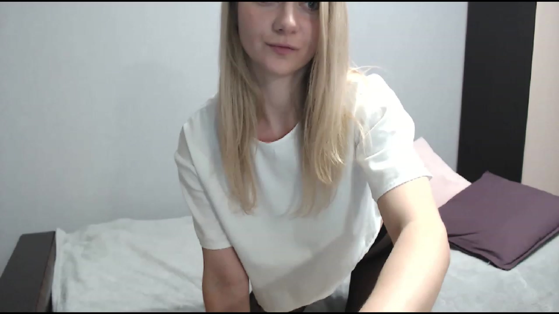 Gallery image thumbnail from BabyyNesquik's myfreecams stream on, 12/19/2022, 21:50 image 16 of 20