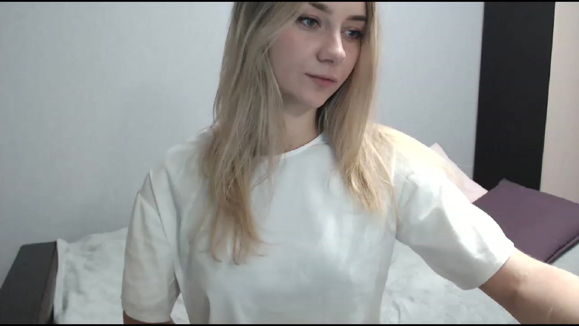 Gallery image thumbnail from BabyyNesquik's myfreecams stream on, 12/19/2022, 21:50 image 10 of 20