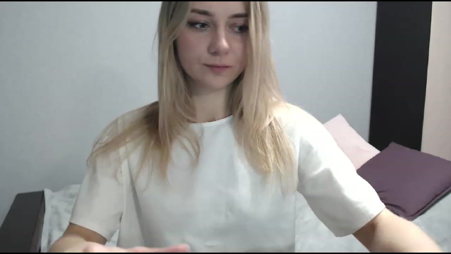 Gallery image thumbnail from BabyyNesquik's myfreecams stream on, 12/19/2022, 21:50 image 5 of 20
