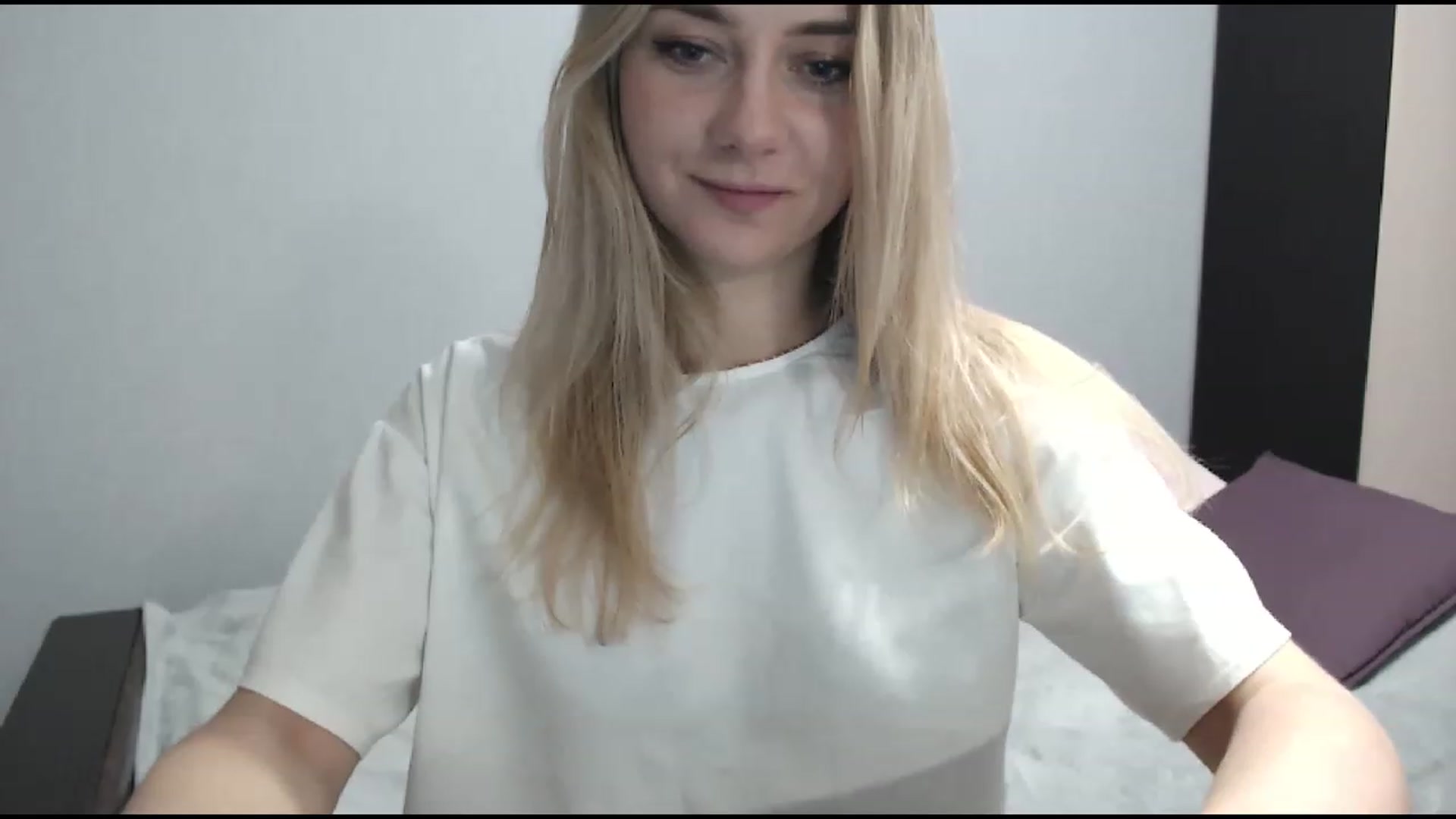 Gallery image thumbnail from BabyyNesquik's myfreecams stream on, 12/19/2022, 21:50 image 9 of 20