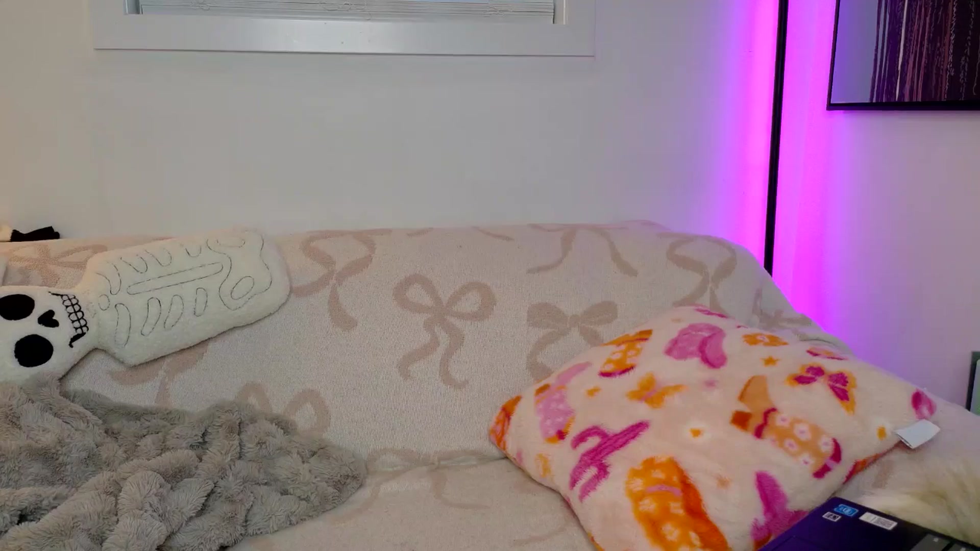 Gallery image thumbnail from BadAriel's myfreecams stream on, 05/08/2026, 24:28 image 20 of 20