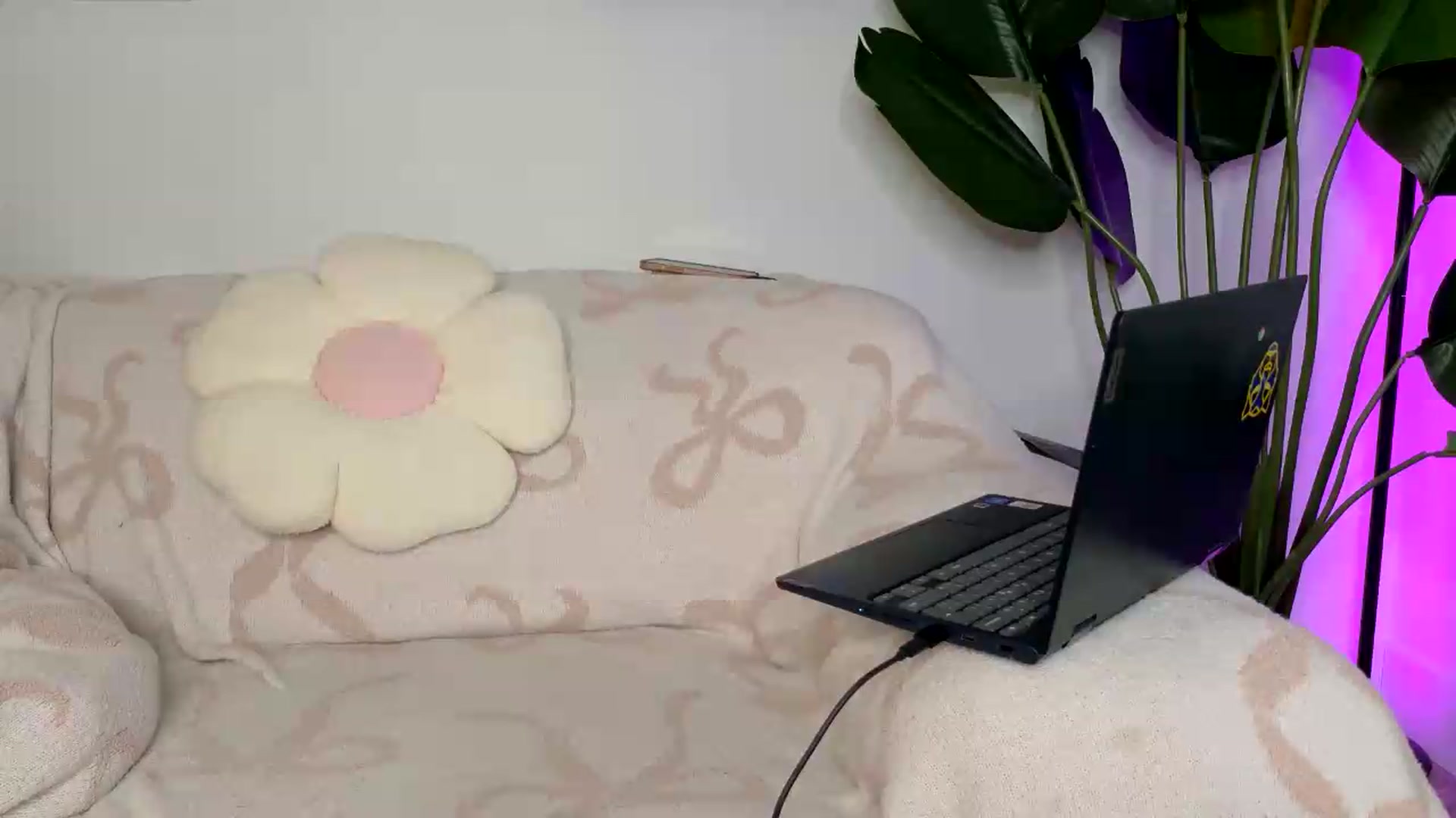 Gallery image thumbnail from BadAriel's myfreecams stream on, 07/15/2026, 19:16 image 14 of 20
