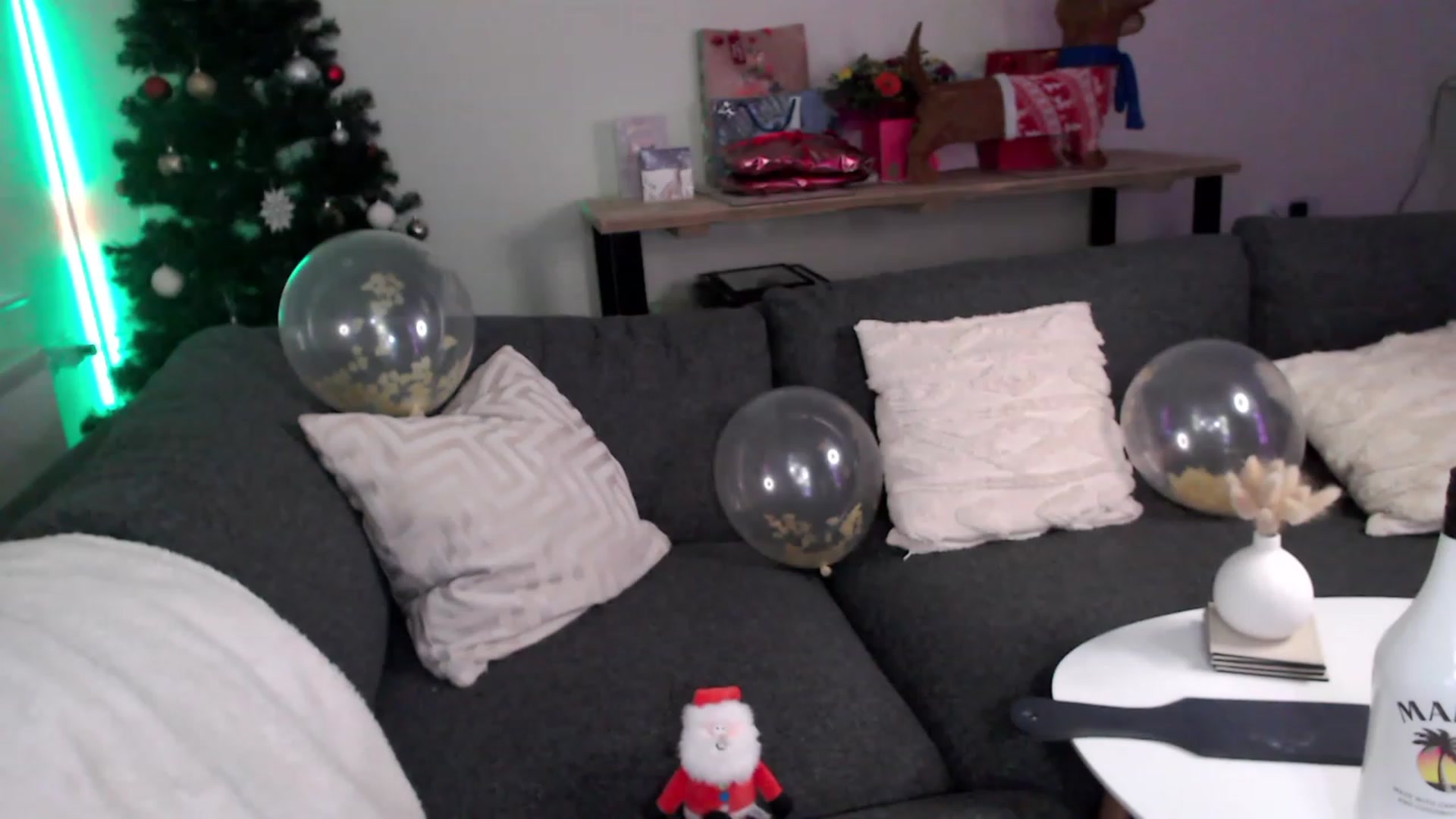 Gallery image thumbnail from BadGalAri's myfreecams stream on, 12/18/2022, 04:17 image 16 of 20