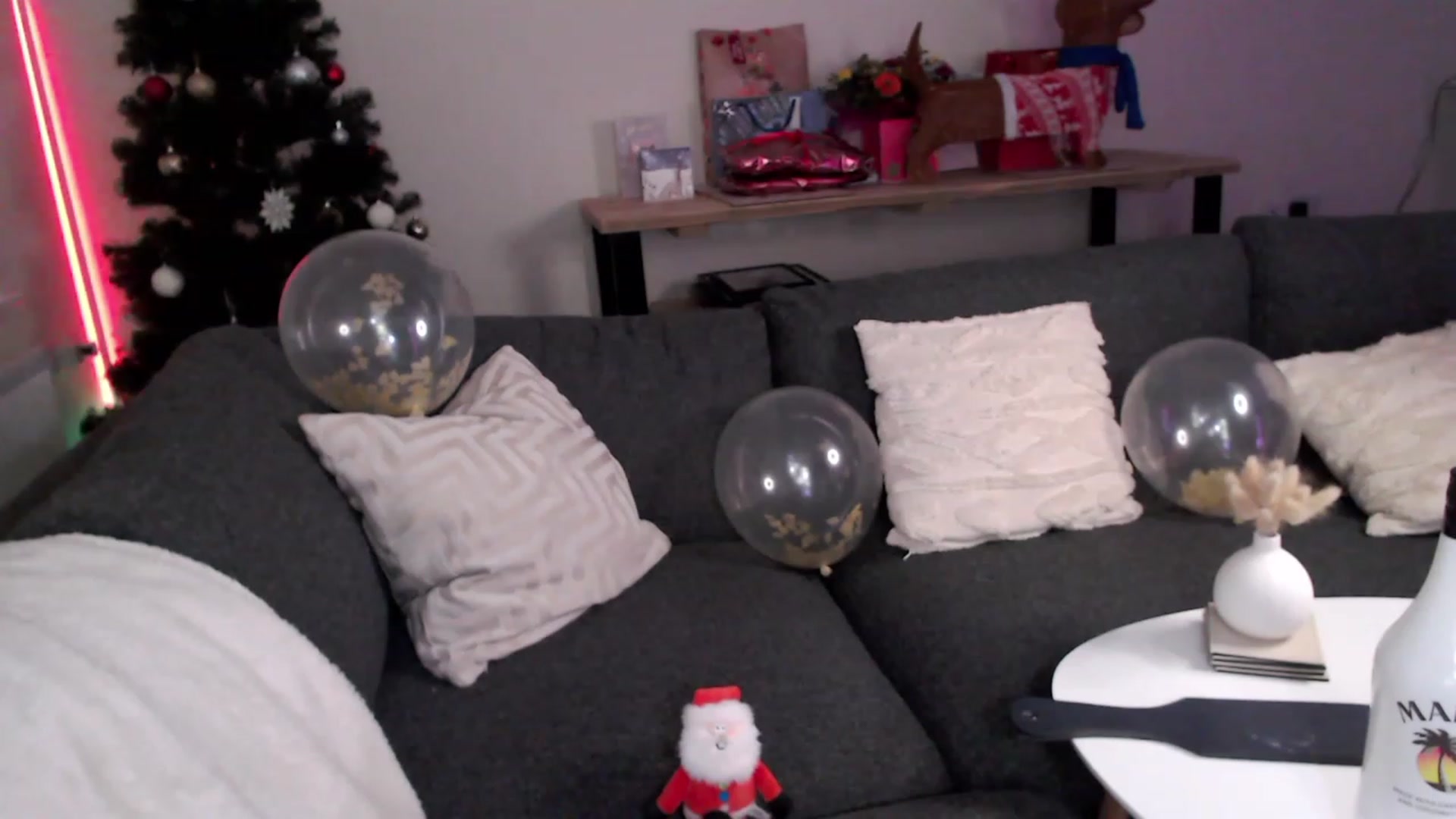Gallery image thumbnail from BadGalAri's myfreecams stream on, 12/18/2022, 07:19 image 2 of 20