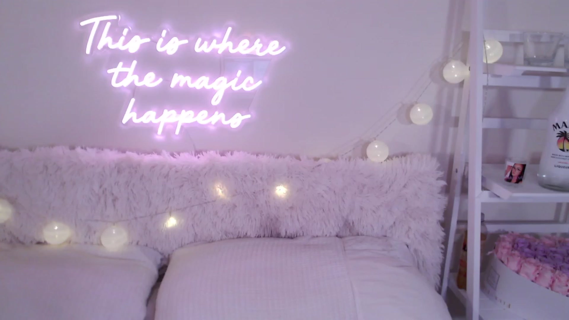 Gallery image thumbnail from BadGalAri's myfreecams stream on, 11/12/2023, 02:04 image 18 of 20
