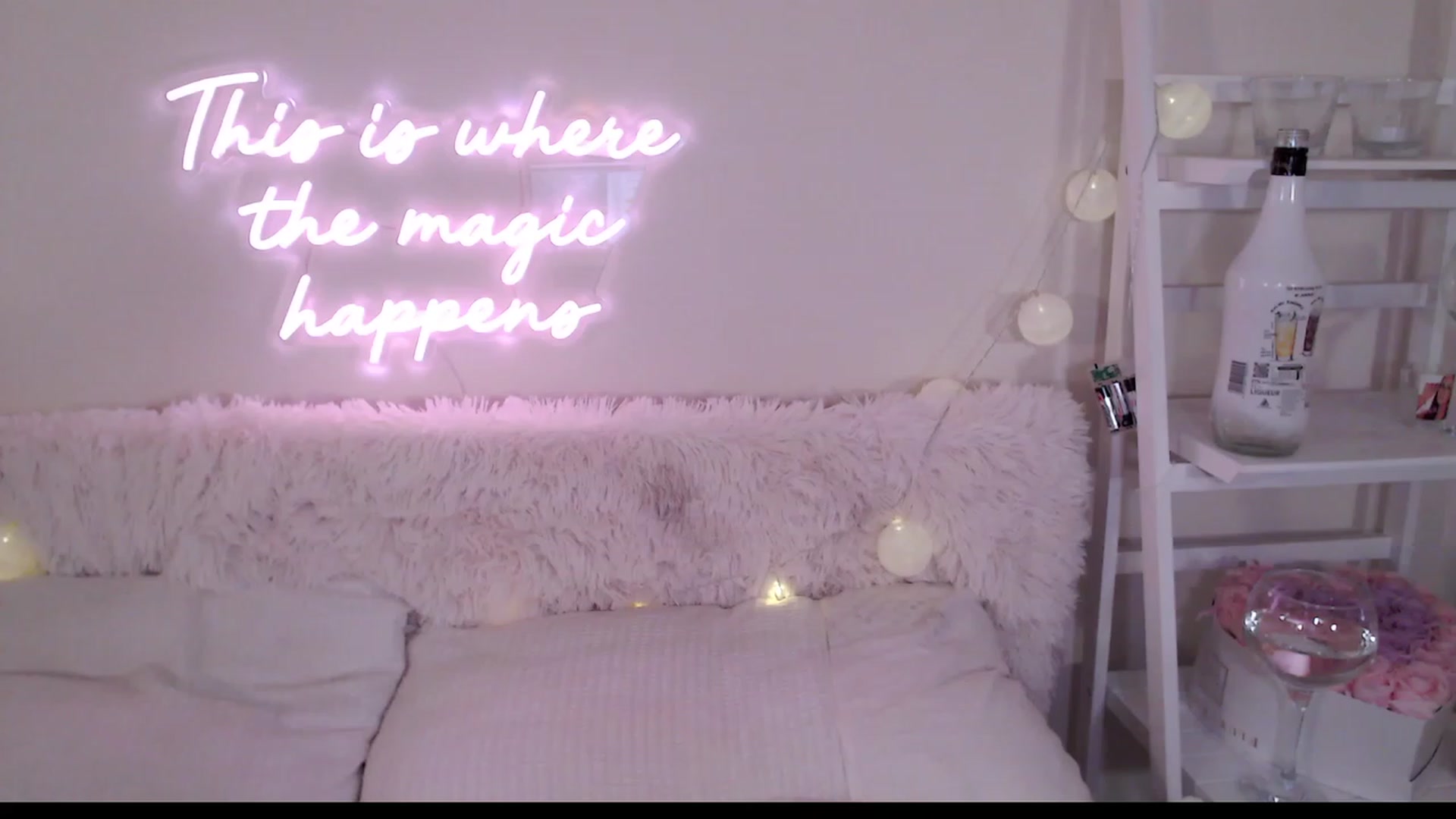 Gallery image thumbnail from BadGalAri's myfreecams stream on, 12/03/2023, 01:38 image 12 of 20