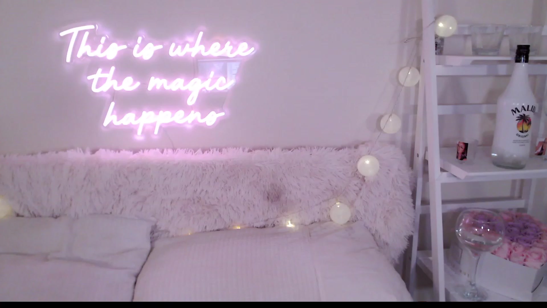Gallery image thumbnail from BadGalAri's myfreecams stream on, 12/03/2023, 03:01 image 19 of 20