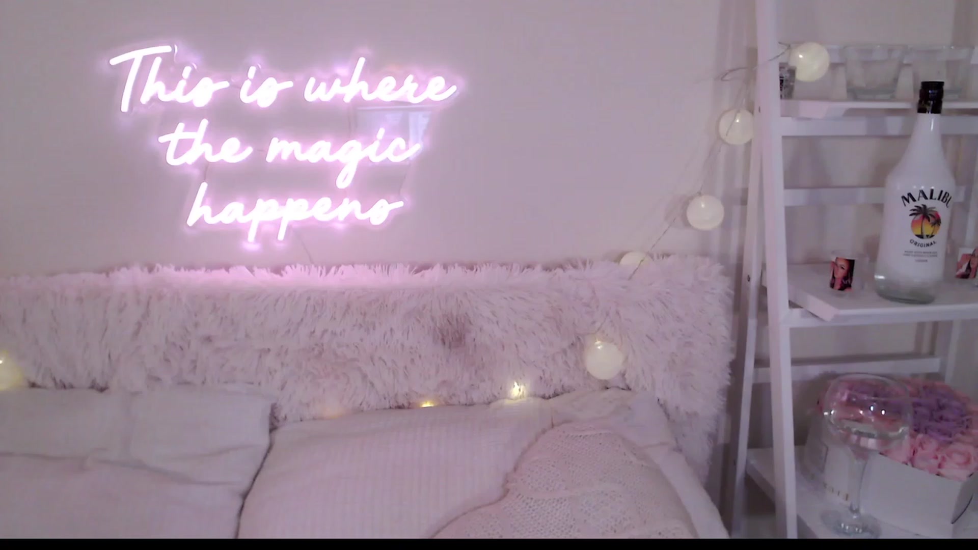 Gallery image thumbnail from BadGalAri's myfreecams stream on, 12/03/2023, 03:01 image 10 of 20